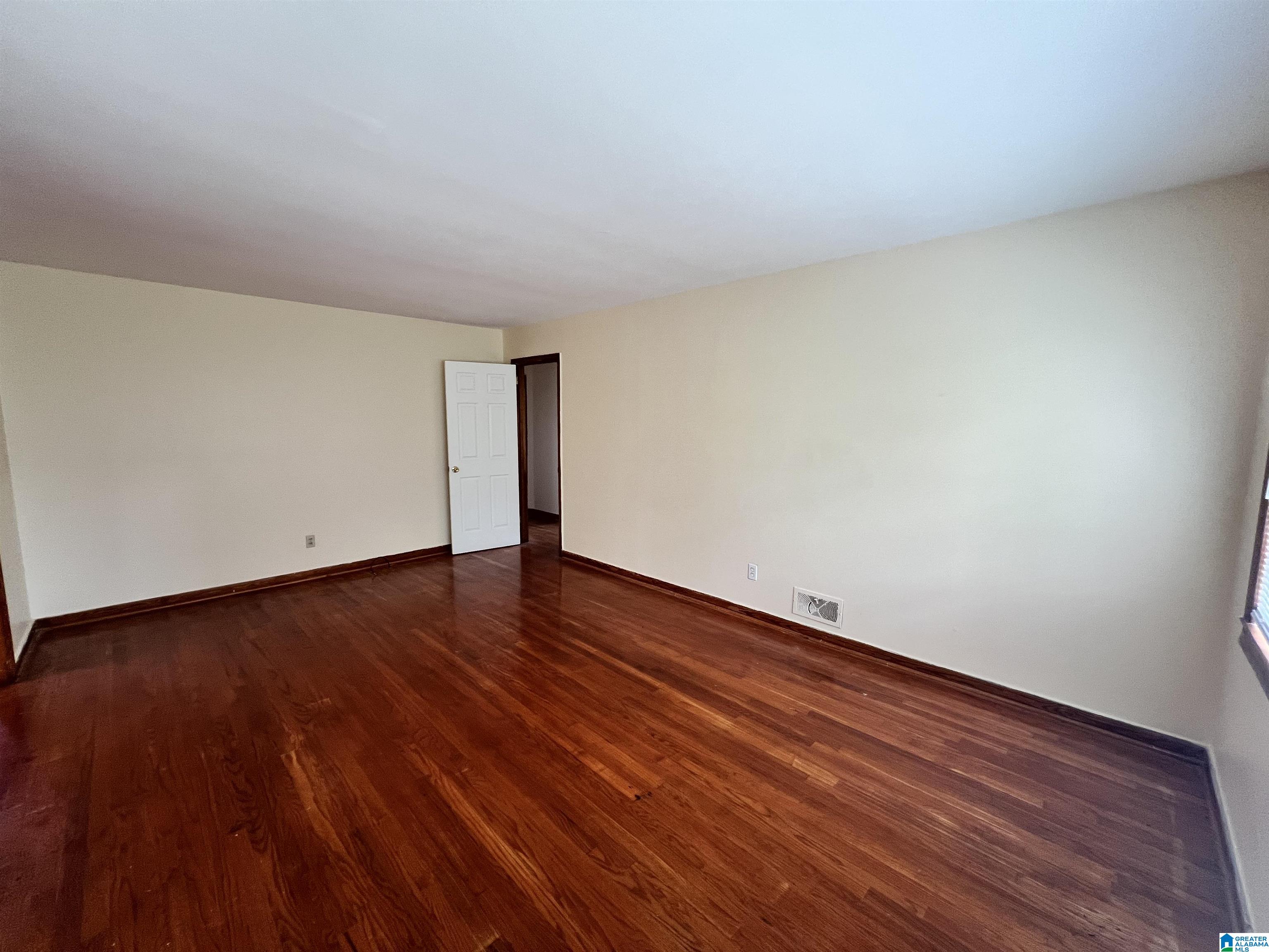 1216 GRAYMONT AVENUE W