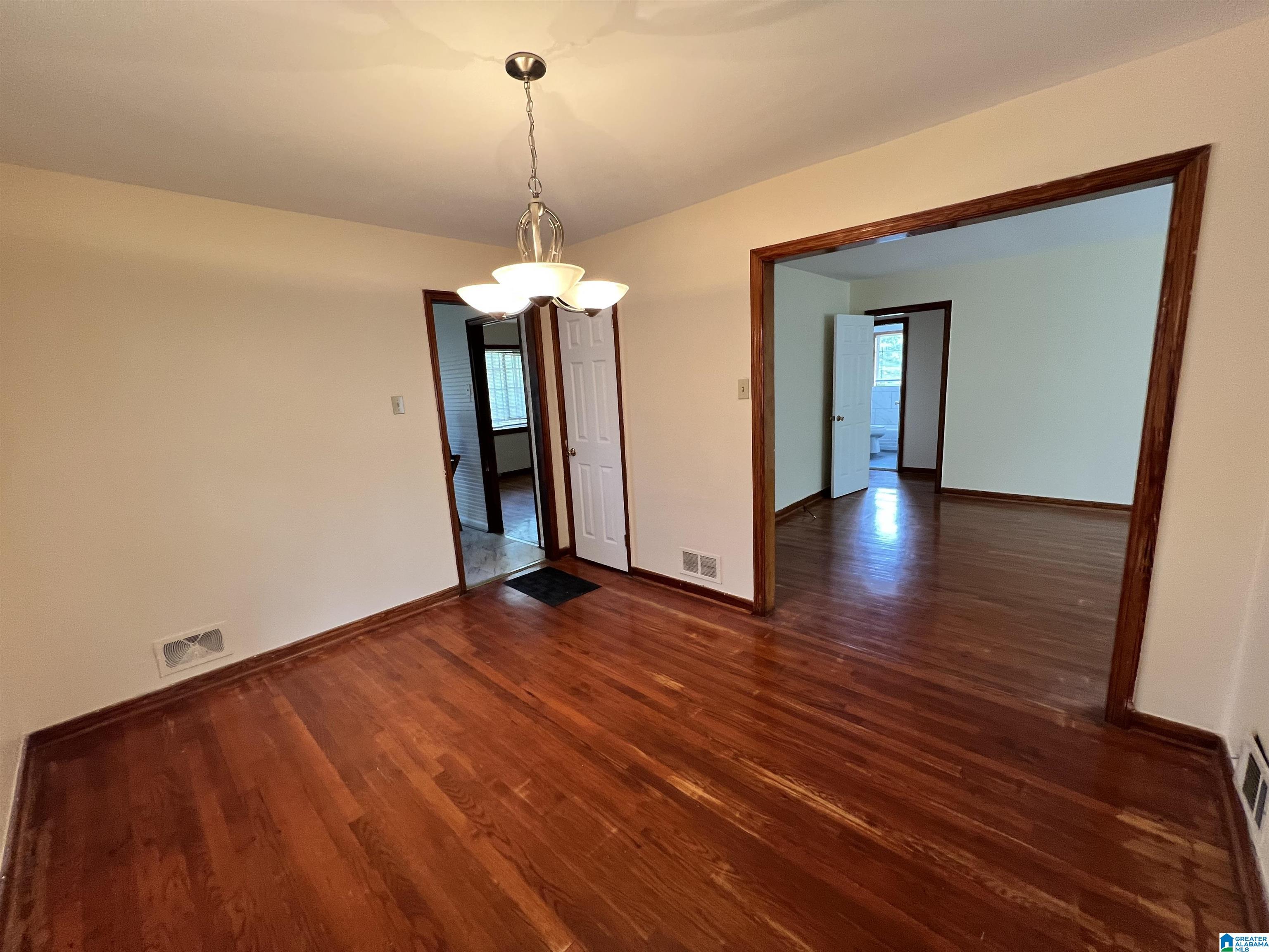 1216 GRAYMONT AVENUE W