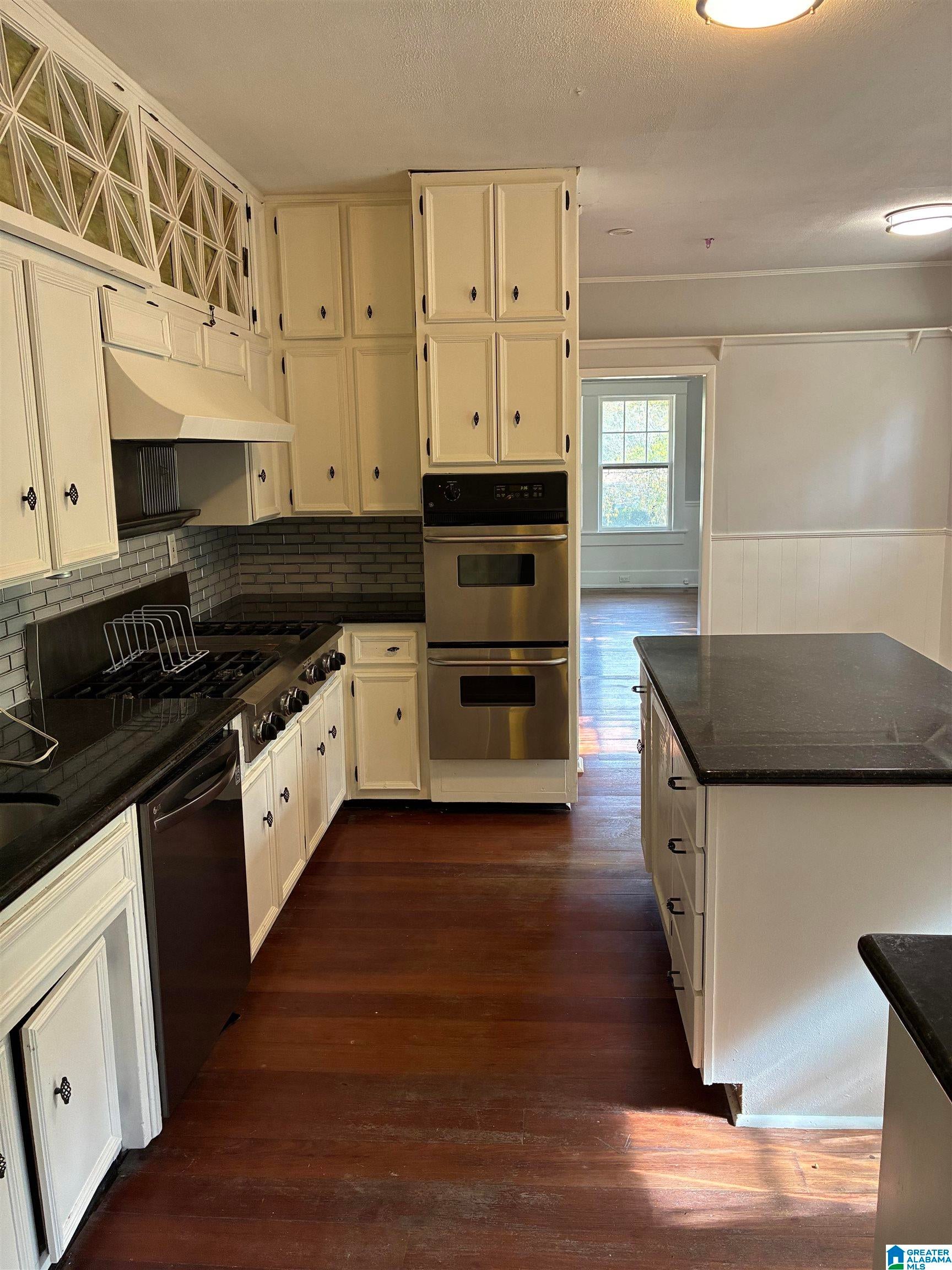 1118 CAMELLIA ROAD