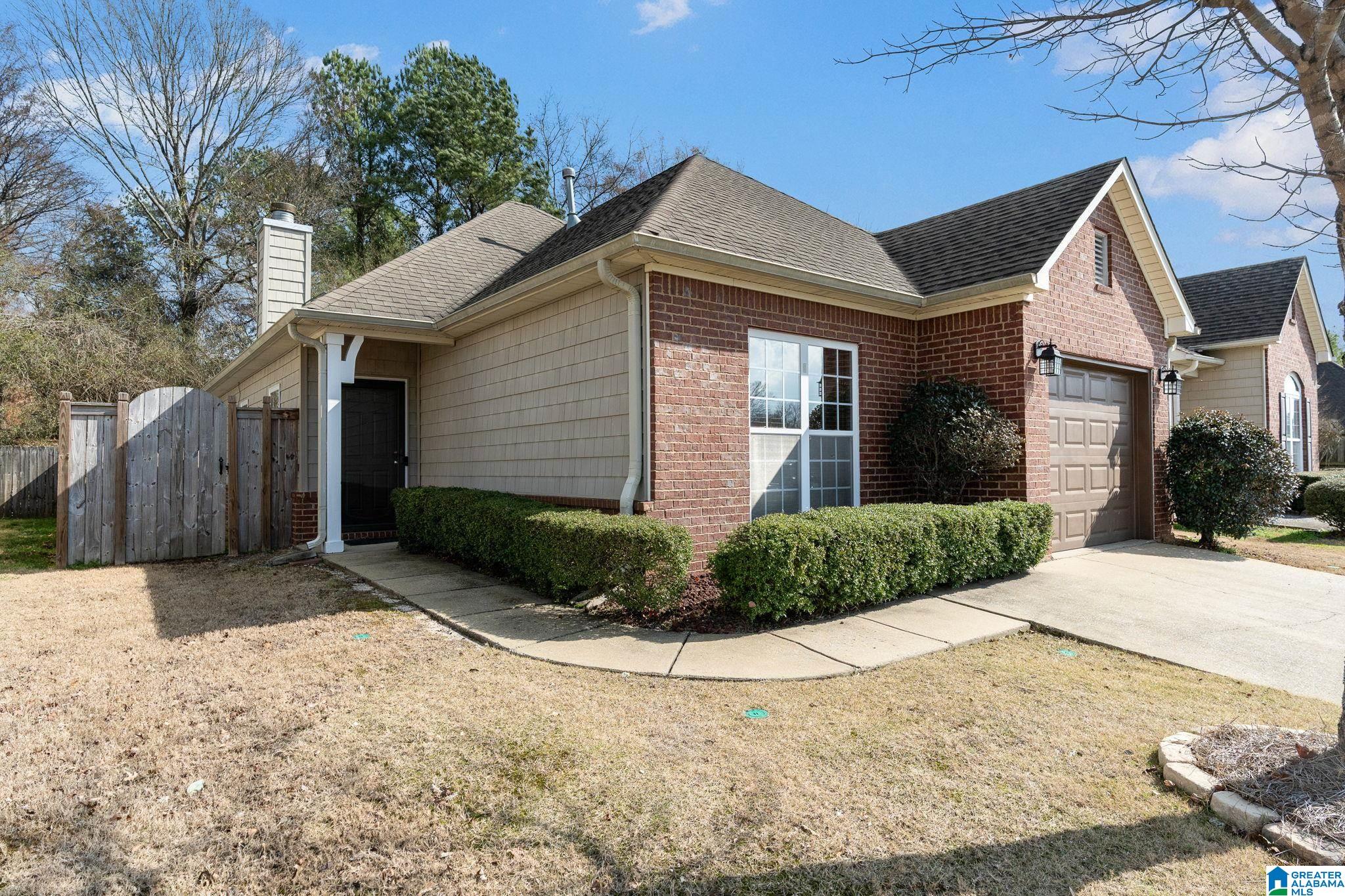 402 HOLLAND LAKES DRIVE N