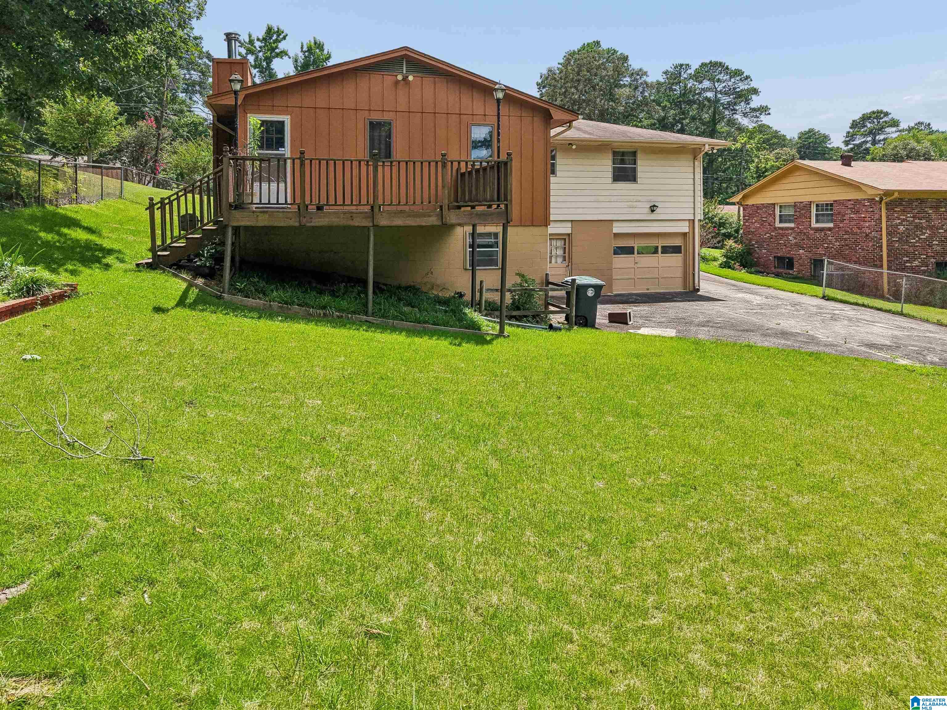 830 SHERWOOD FOREST DRIVE