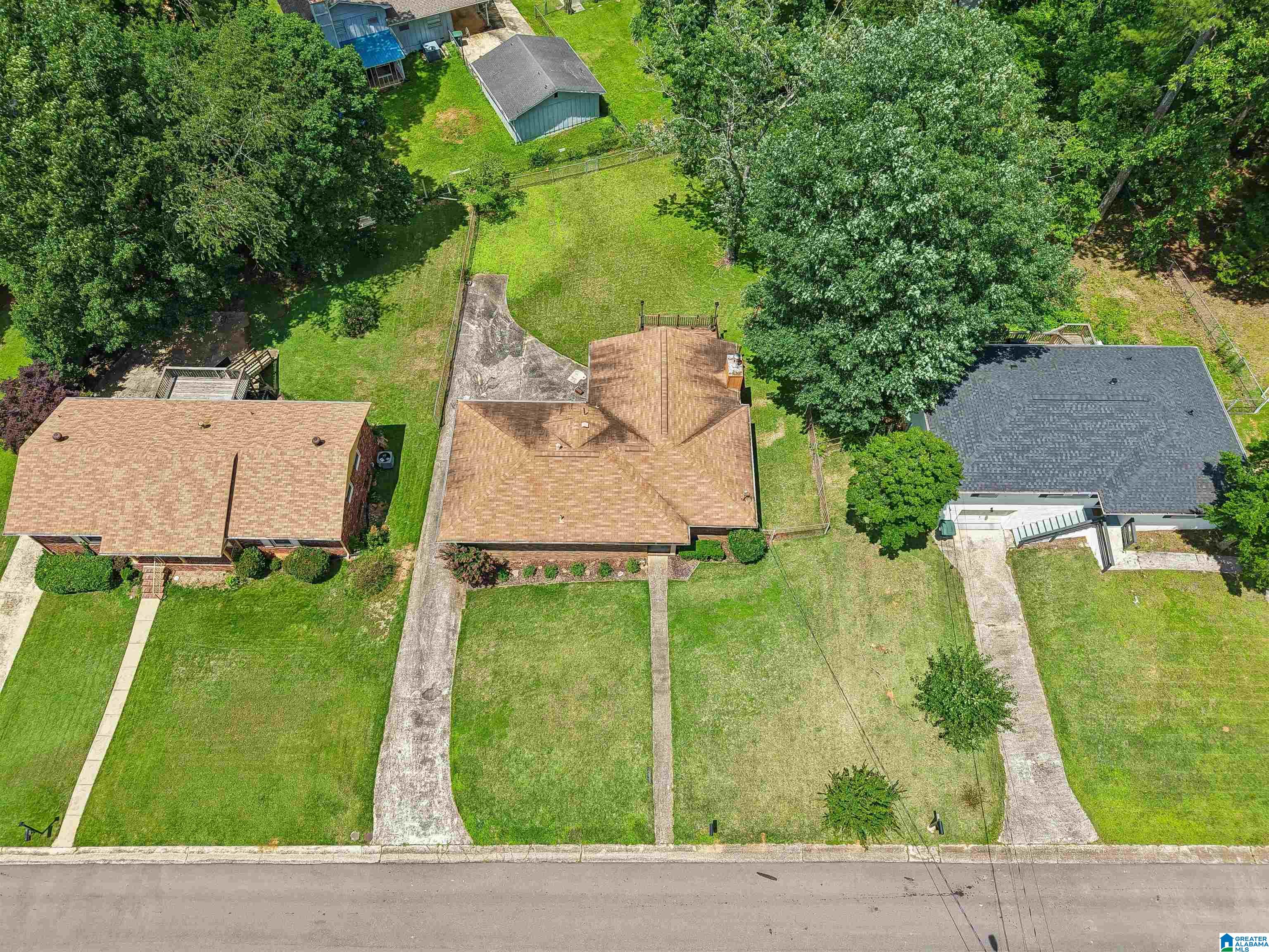 830 SHERWOOD FOREST DRIVE