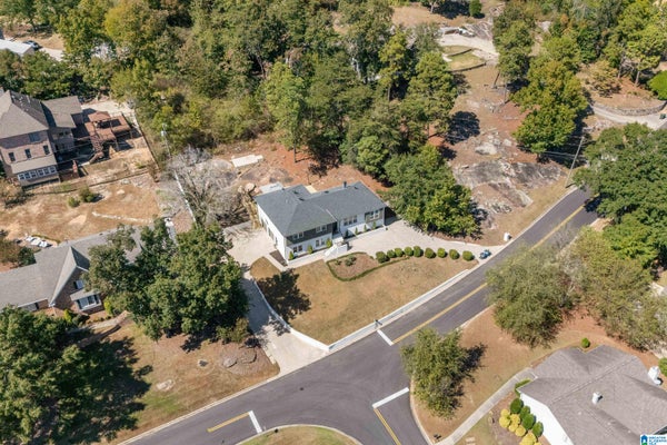 400 VESCLUB DR, VESTAVIA, AL 35216 - Image c8e2759efb5cd0c8baf1fb364aedf55e/2576250074
