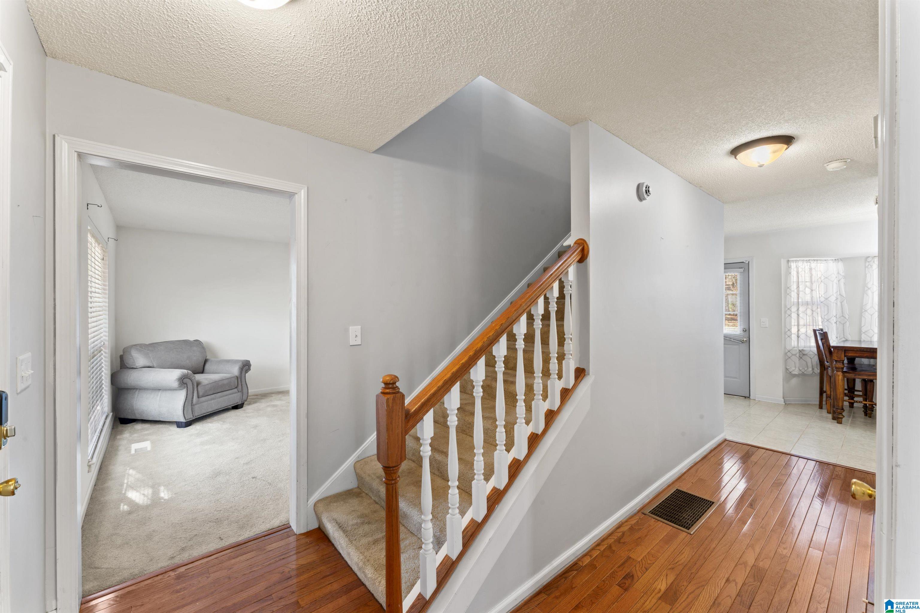 3042 WOOD CIRCLE