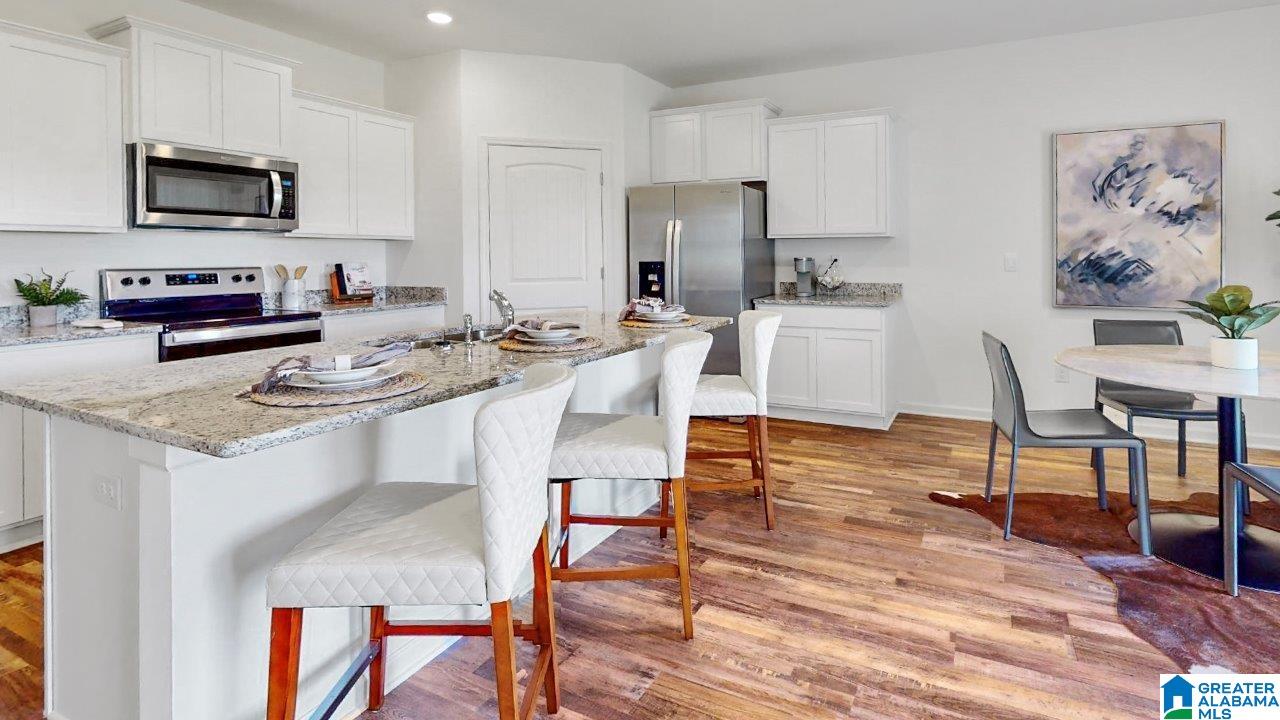 553 BOXWOOD BEND