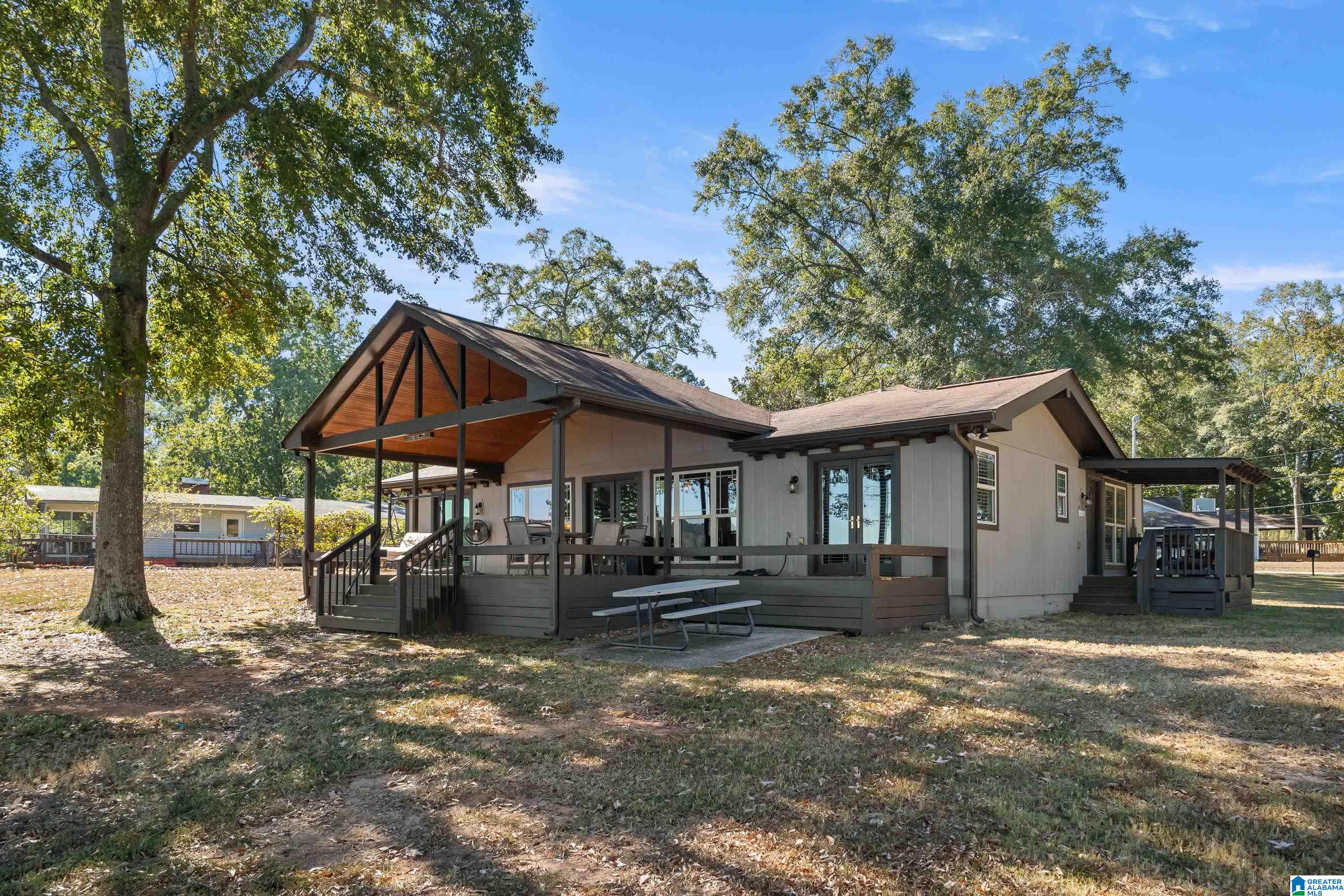 19221 RIVER DRIVE
