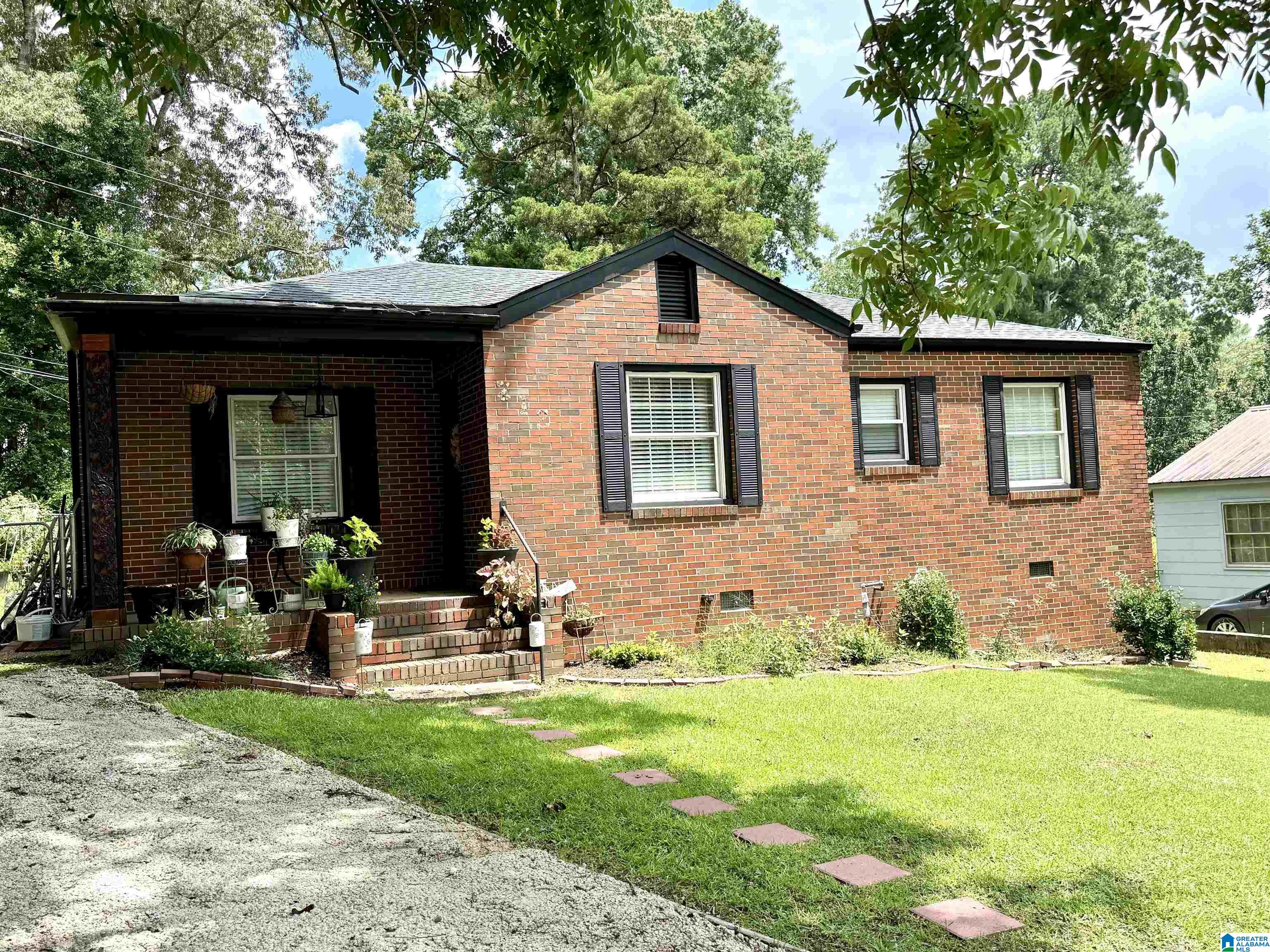 Photo 1 of 19 — 212 LEE DRIVE, SYLACAUGA, AL 35150