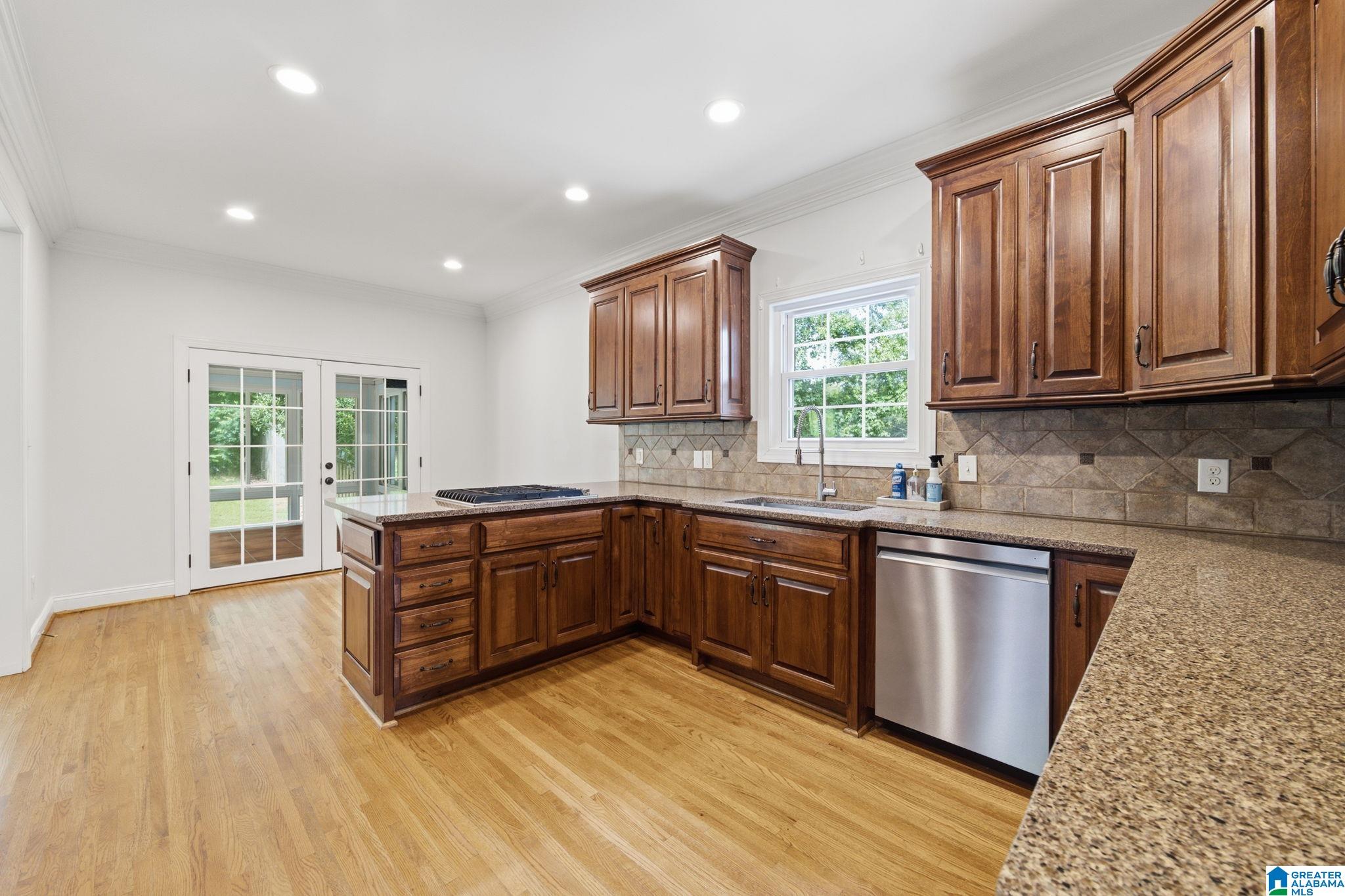 276 WOODBURY DRIVE