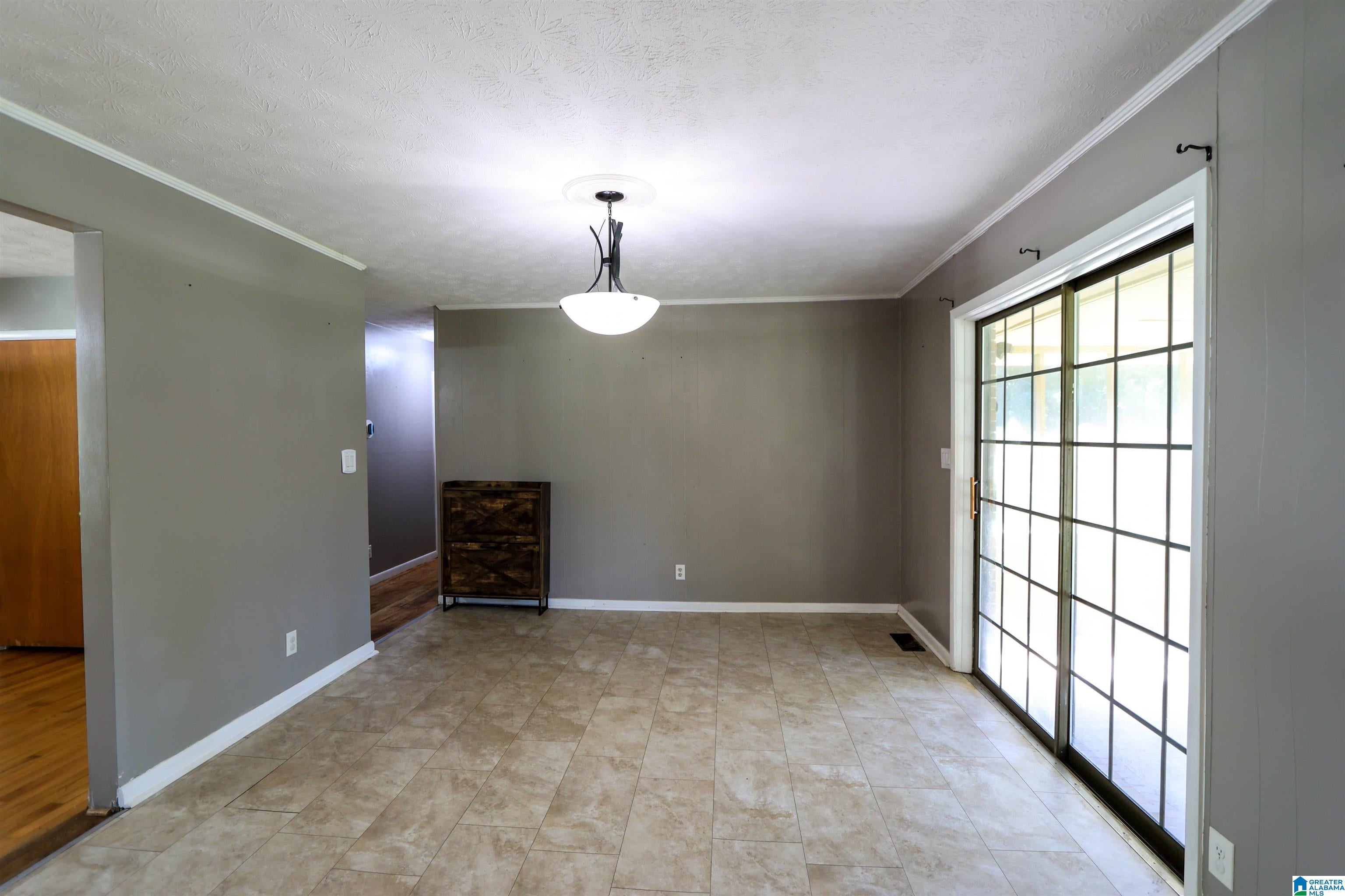 904 RIDGE DRIVE