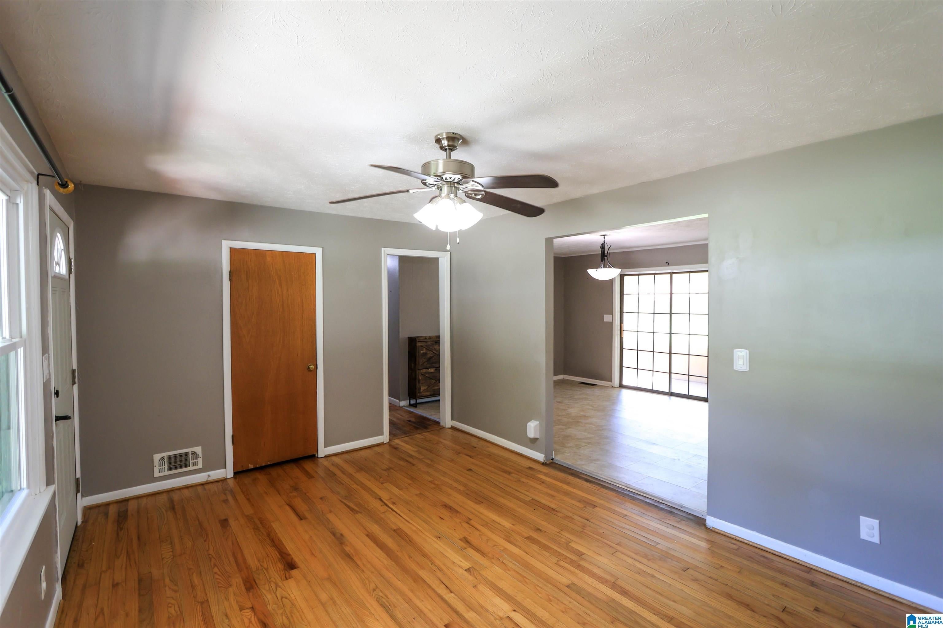 904 RIDGE DRIVE