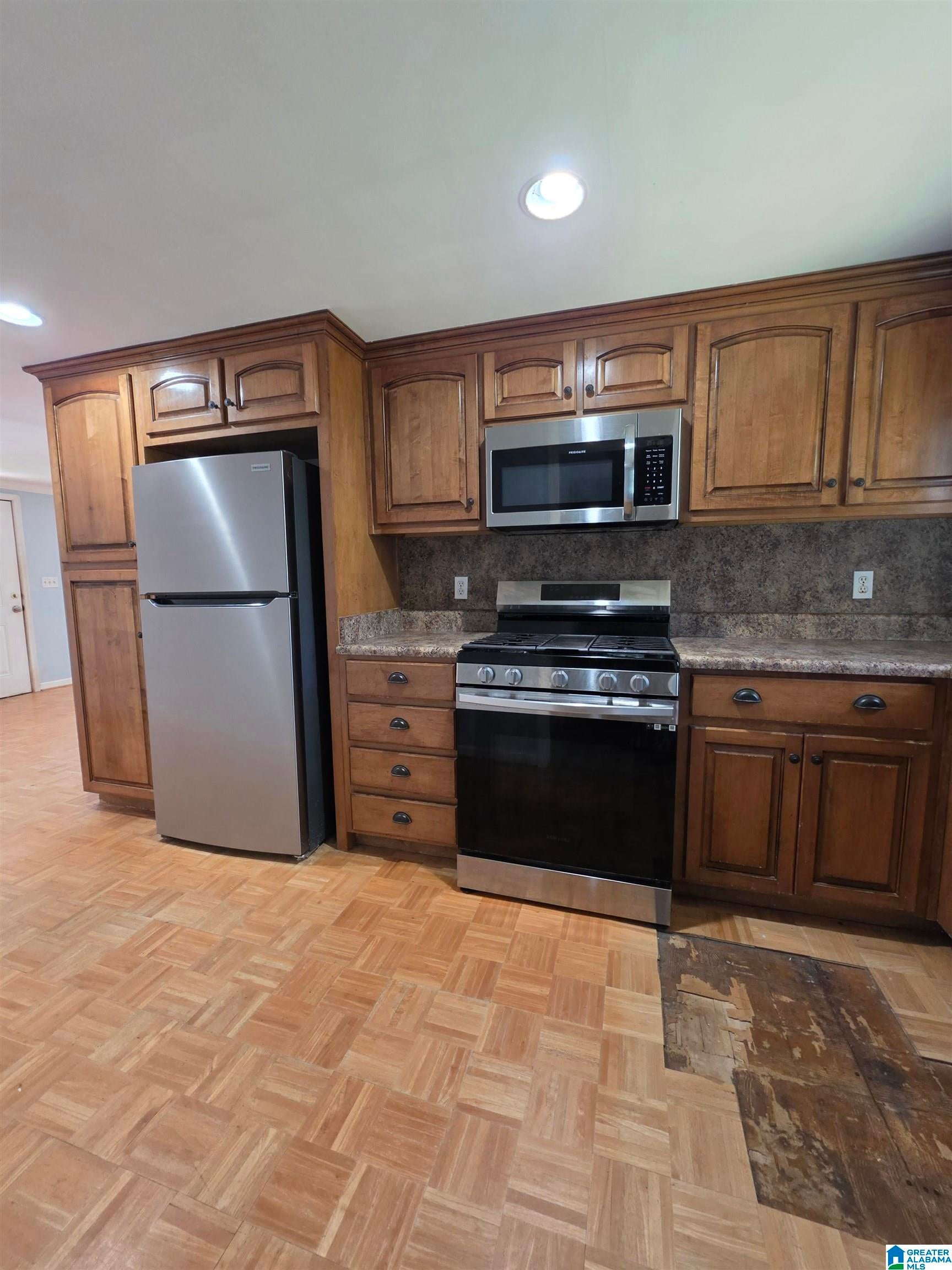 925 LEVINE ROAD