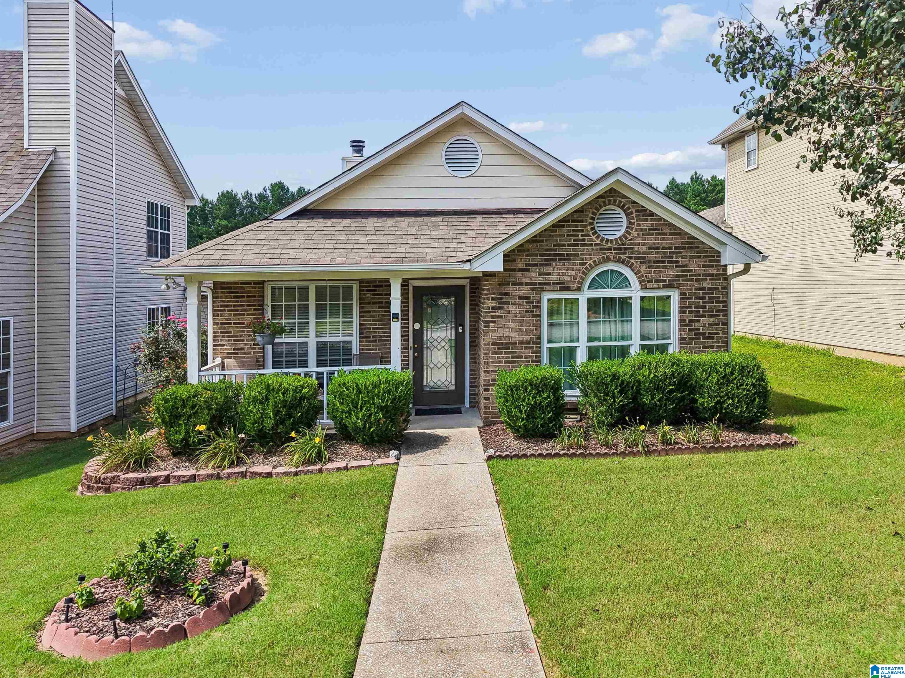 Photo 1 of 37 — 144 WARWICK CIRCLE, ALABASTER, AL 35007