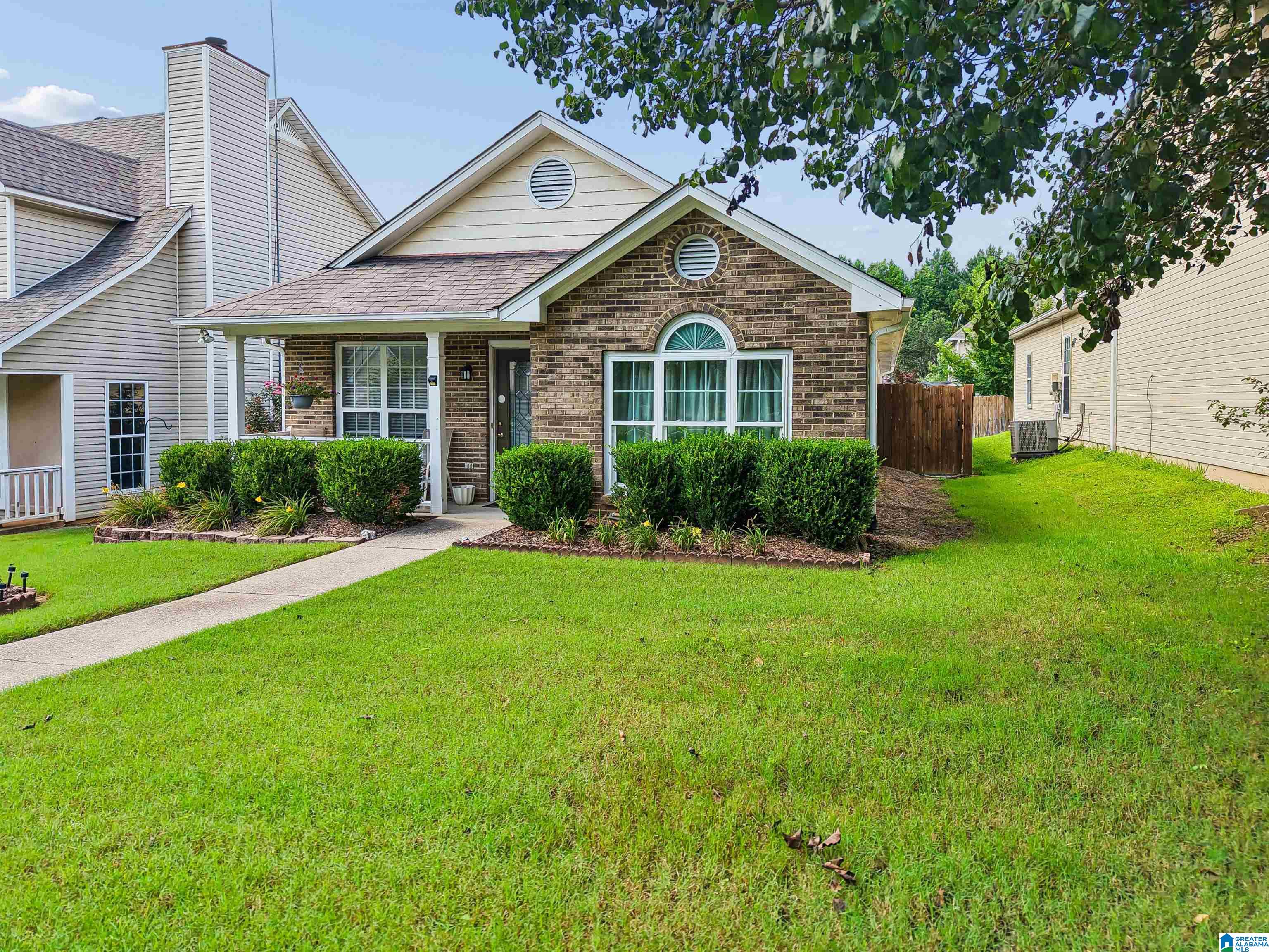 144 WARWICK CIRCLE