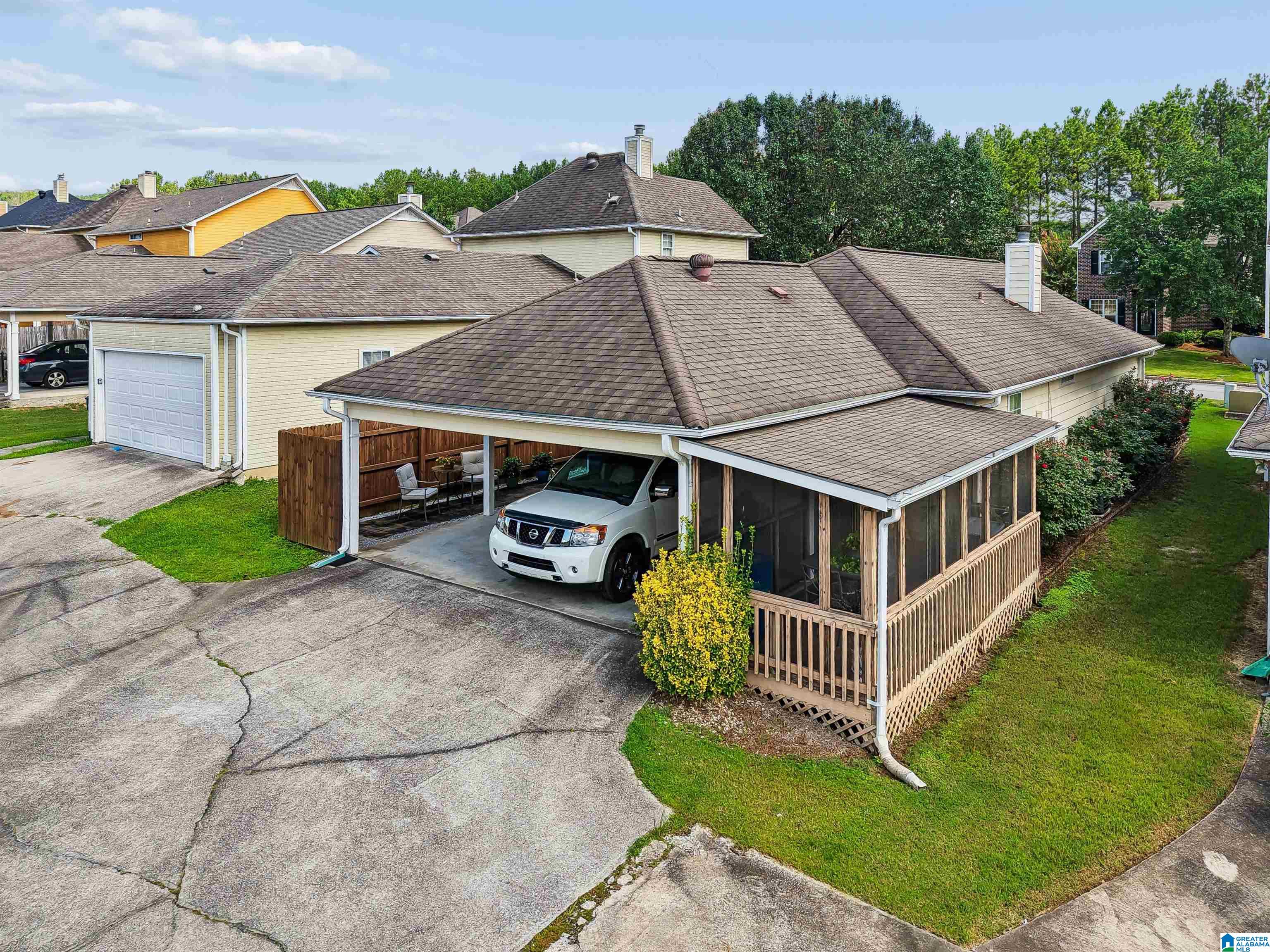 144 WARWICK CIRCLE