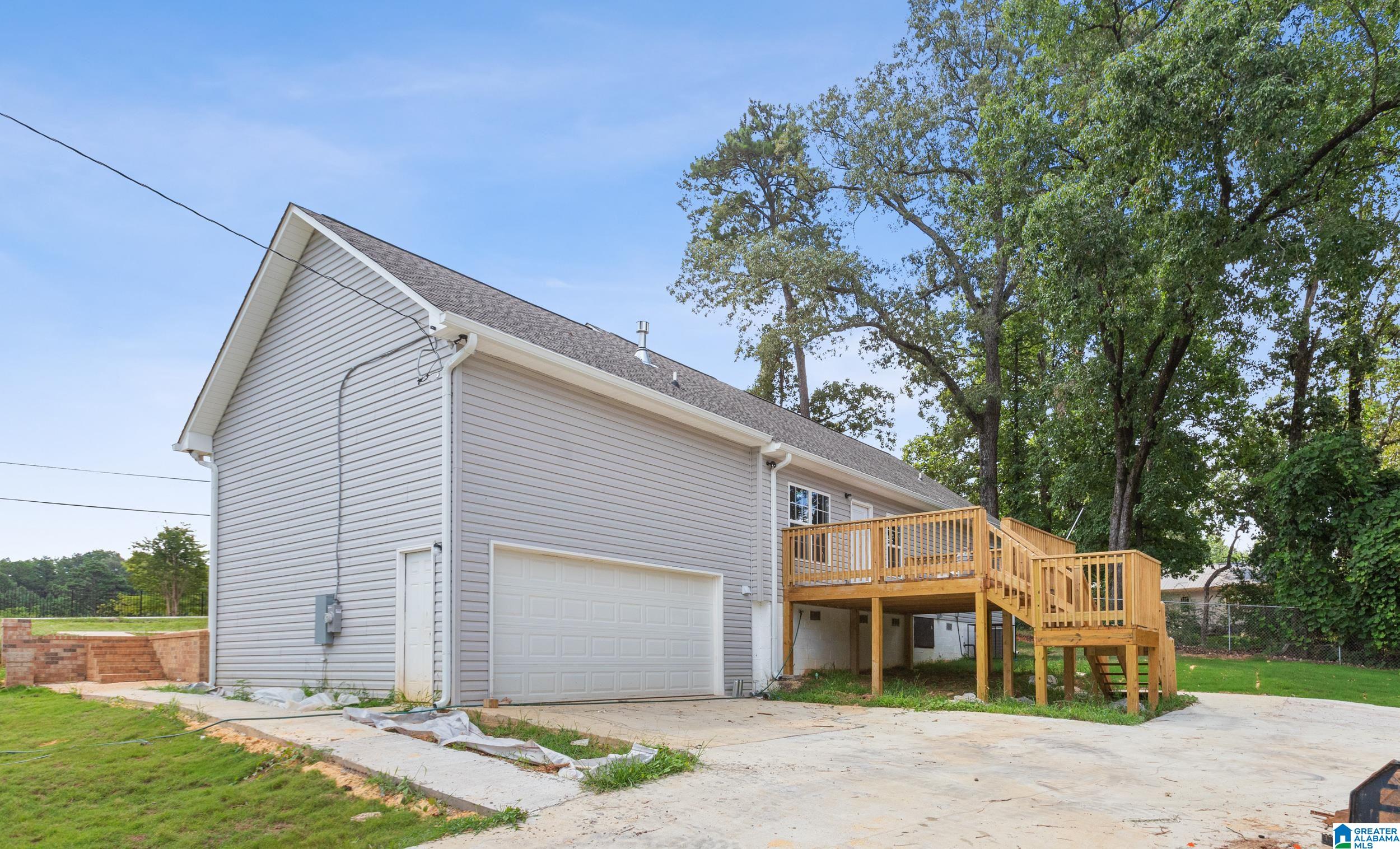 702 SOUTHGATE LANE