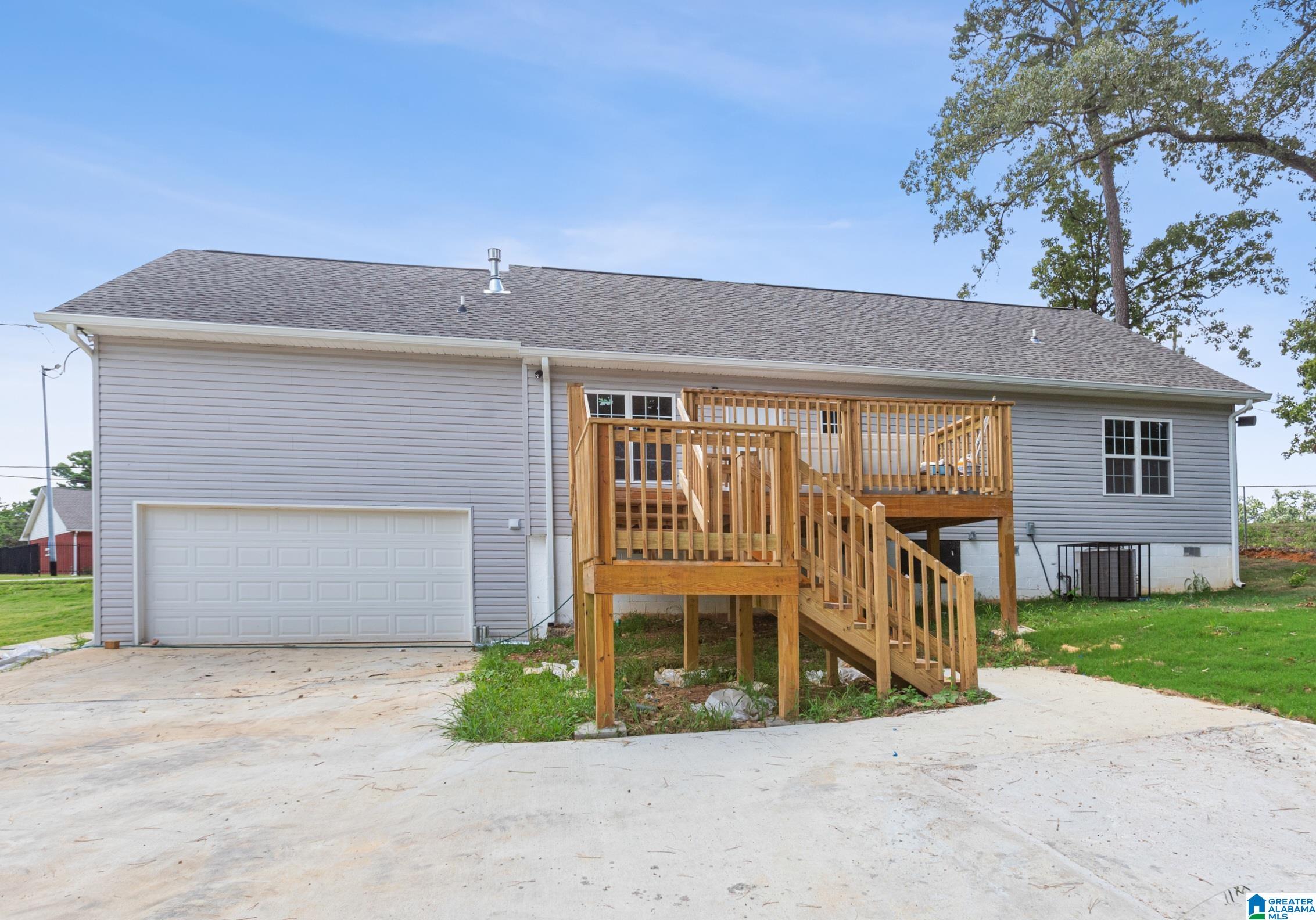 702 SOUTHGATE LANE