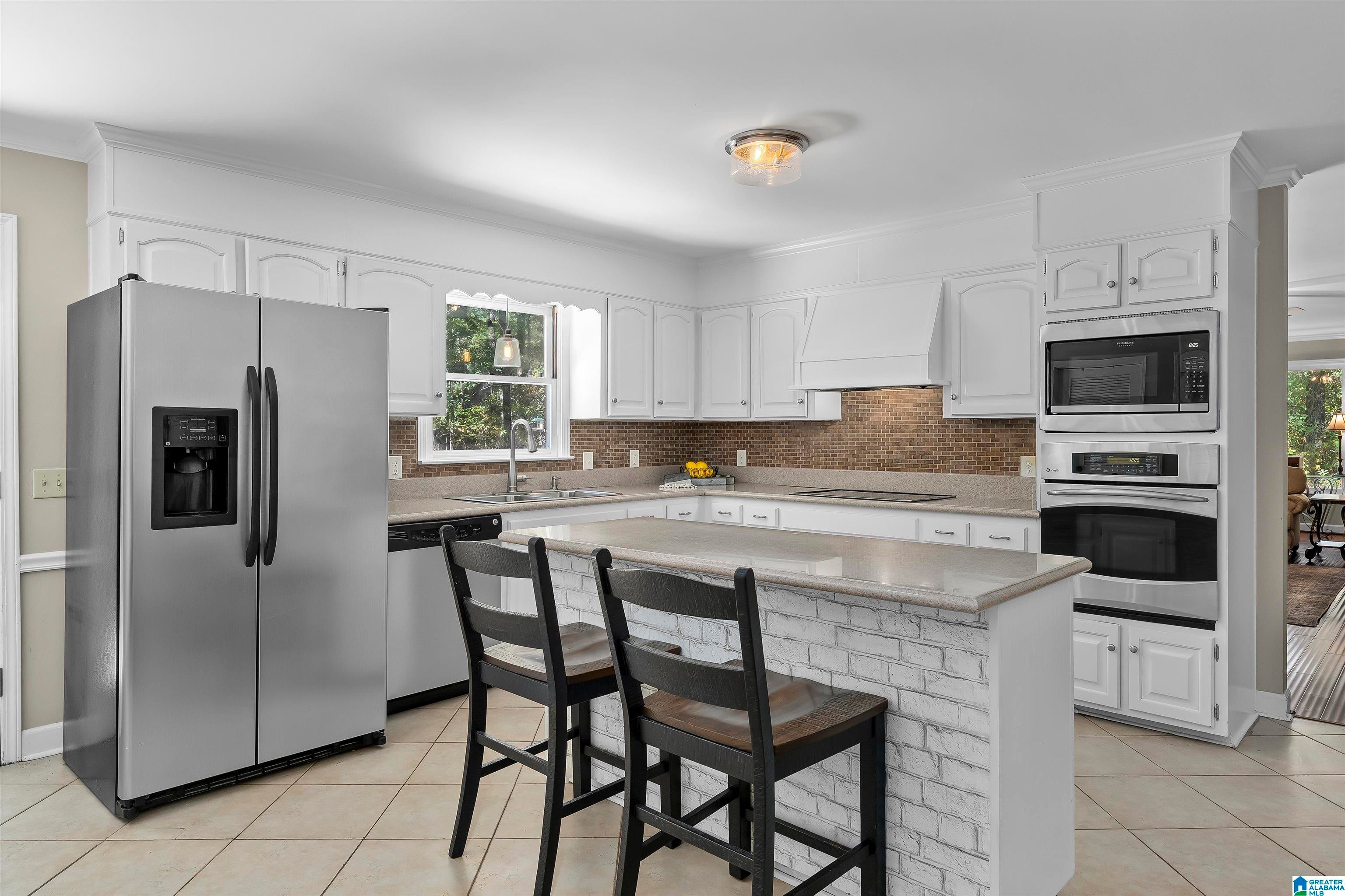 3504 FAIR OAKS DRIVE