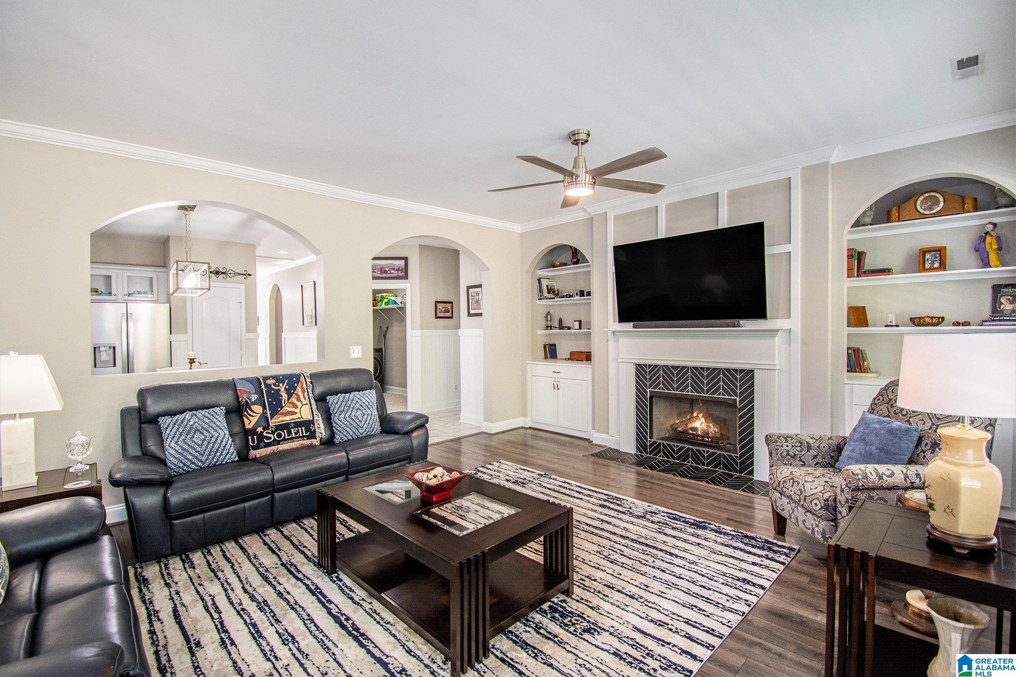 5569 PARK SIDE CIRCLE