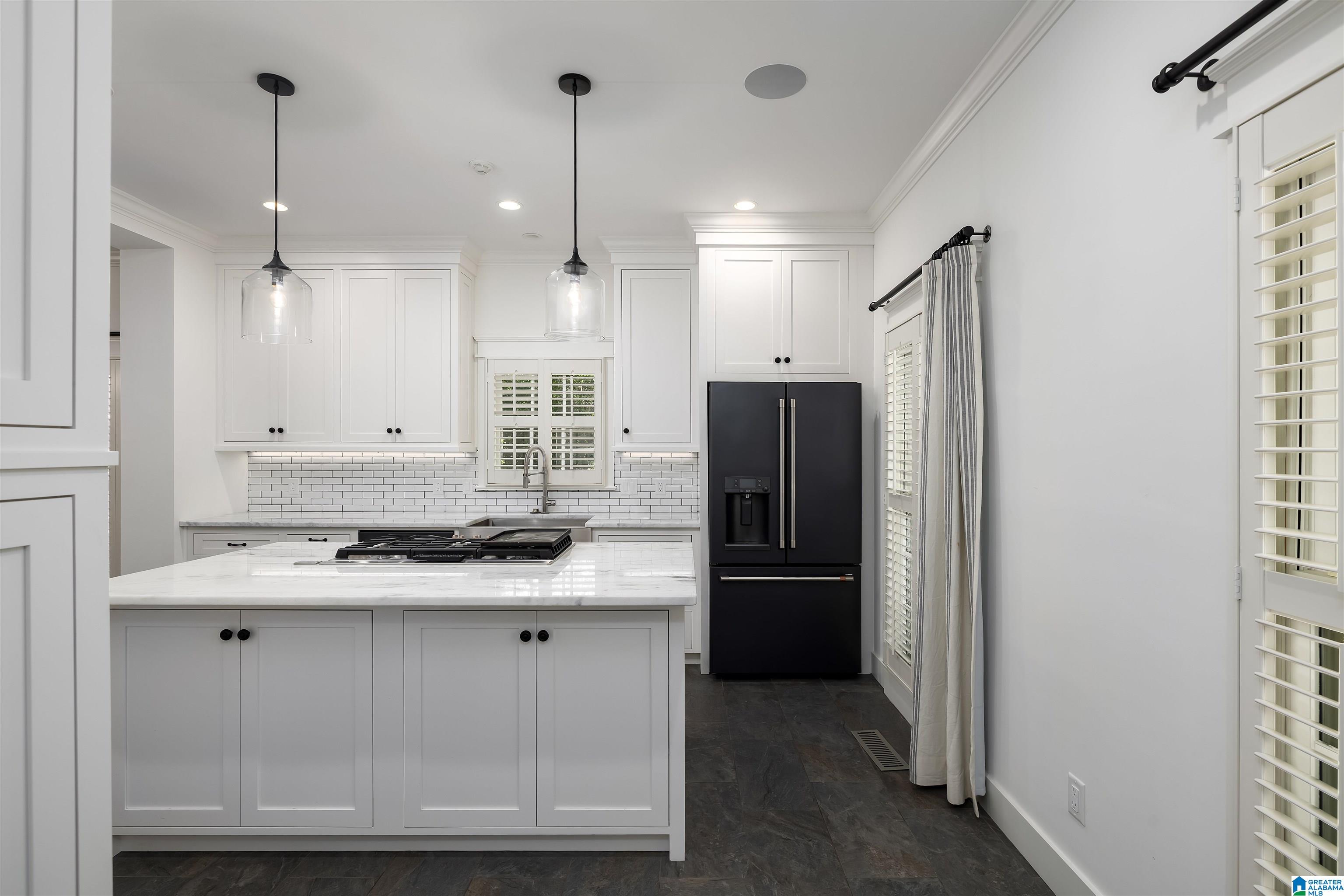 2021 WILLIAMSBURG WAY 1