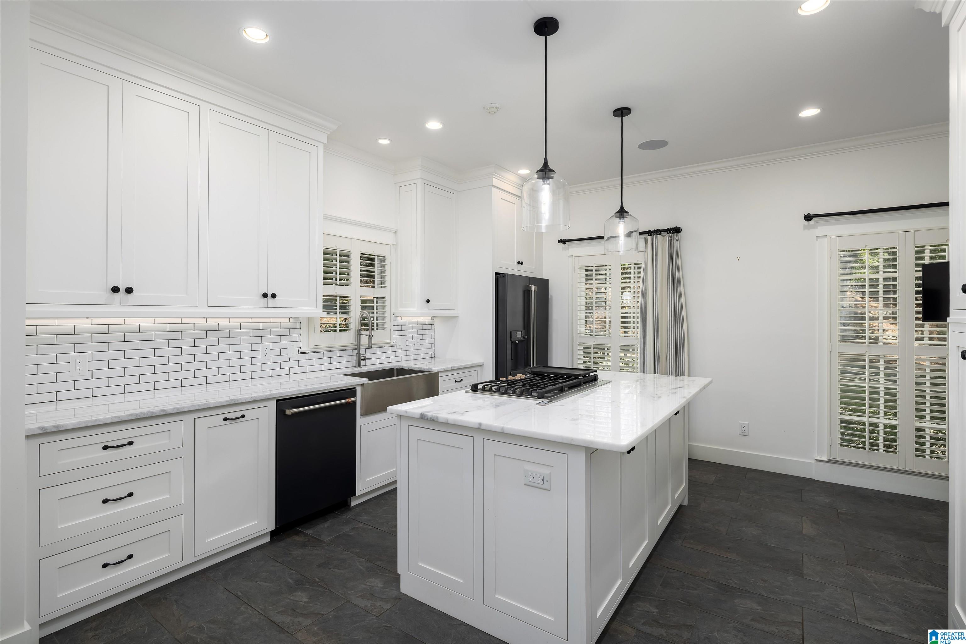 2021 WILLIAMSBURG WAY 1