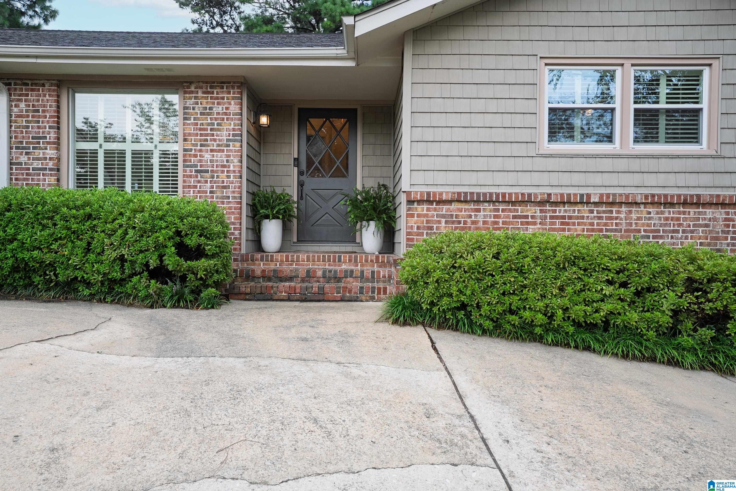1245 LINCOYA DRIVE