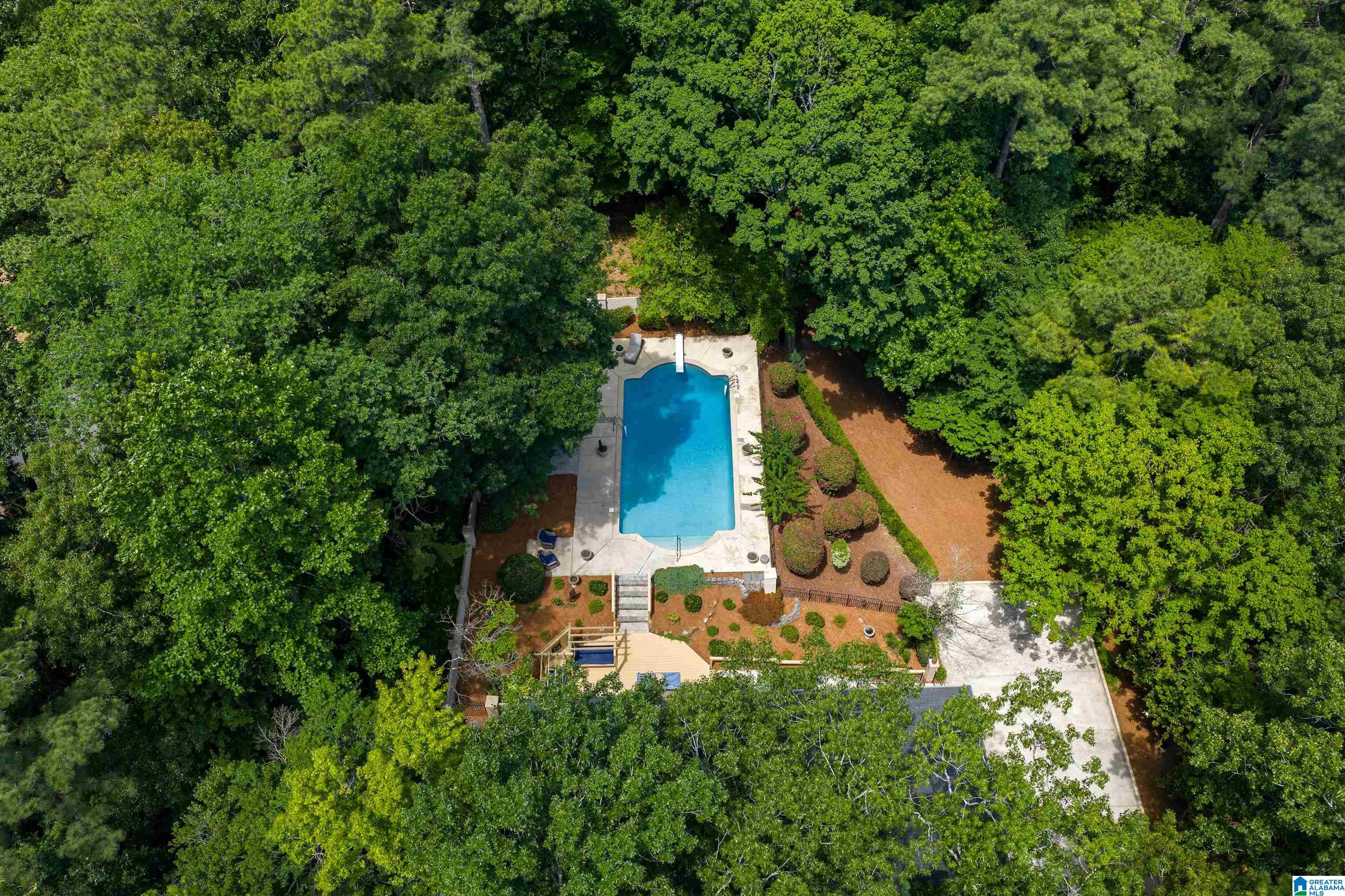610 RIVERCHASE PARKWAY W