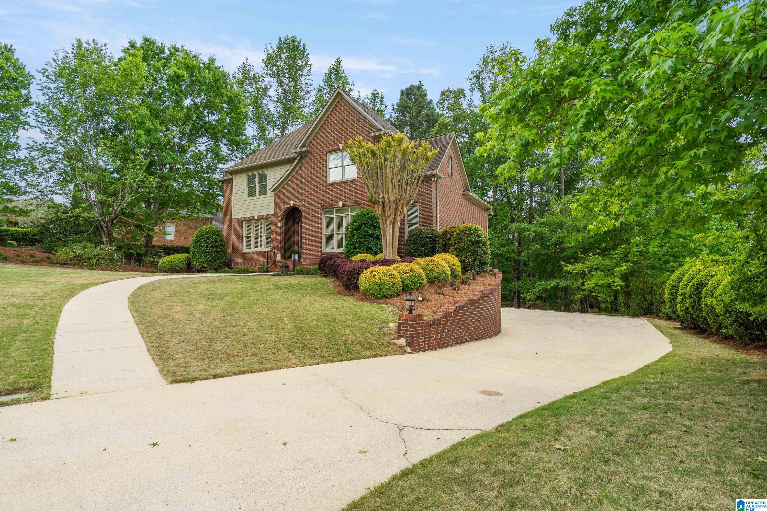 1033 HASTINGS CIRCLE