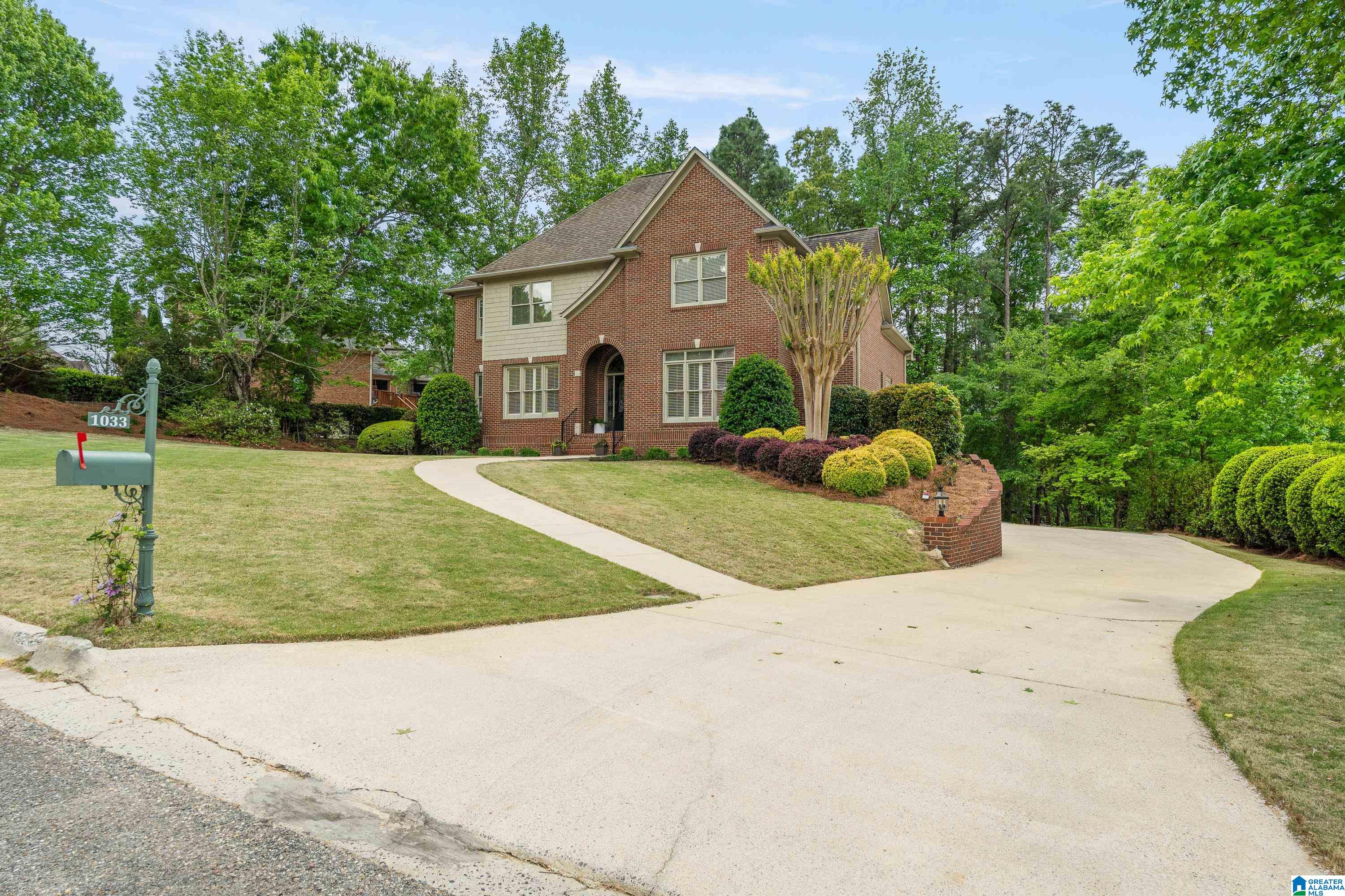 1033 HASTINGS CIRCLE