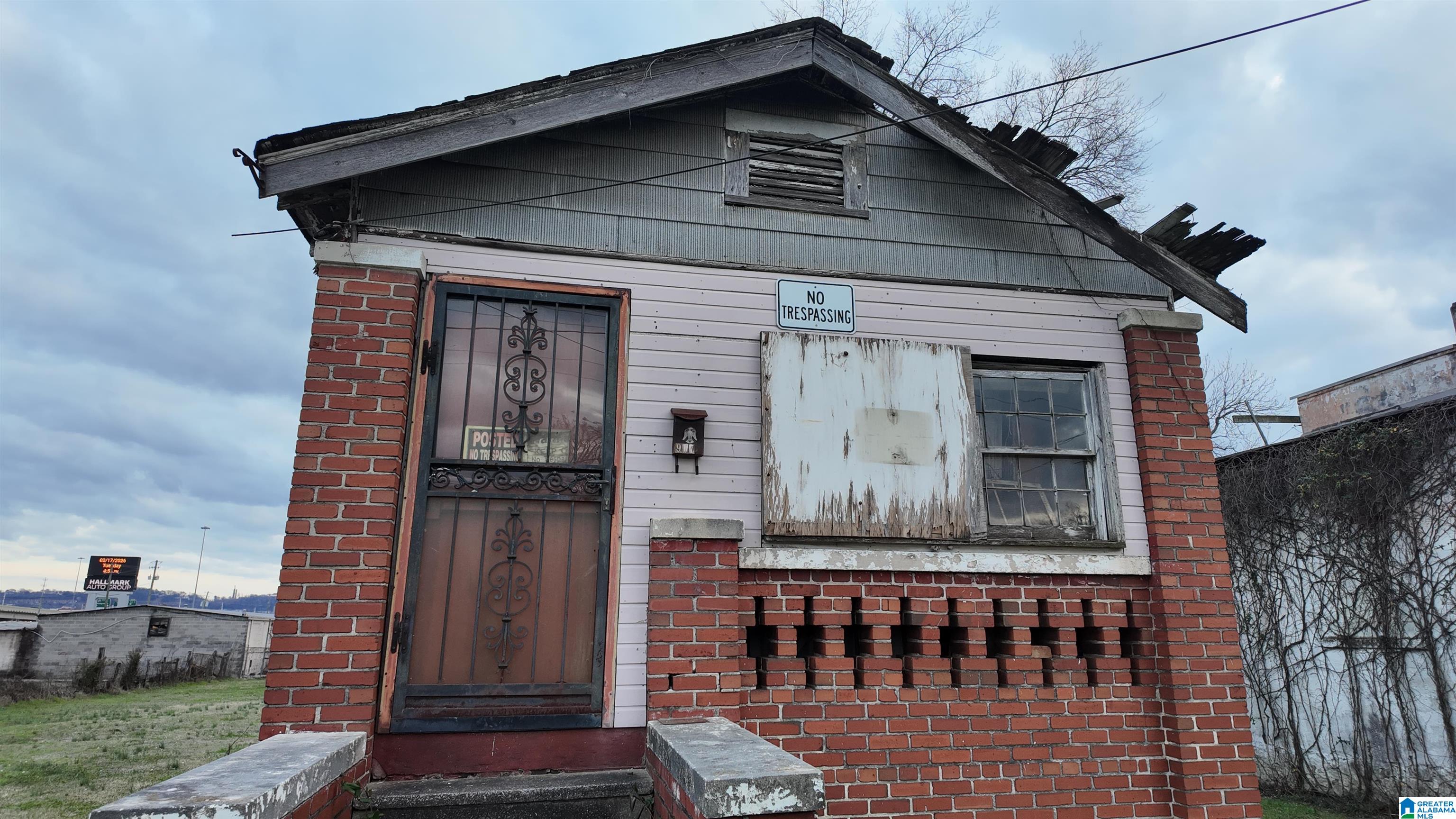 Photo 1 of 4 — 917 REV ABRAHAM WOODS JR BOULEVARD, BIRMINGHAM, AL 35285
