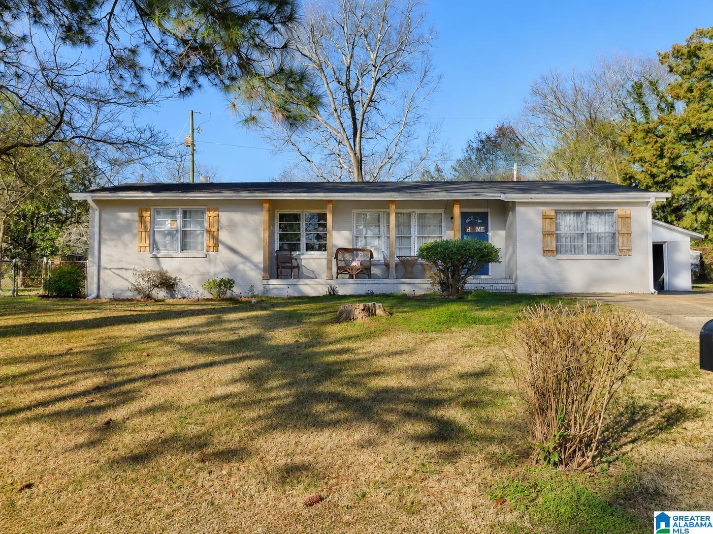 905 GLEN OAKS CIRCLE