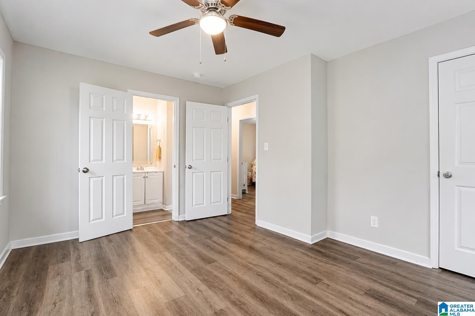 905 GLEN OAKS CIRCLE