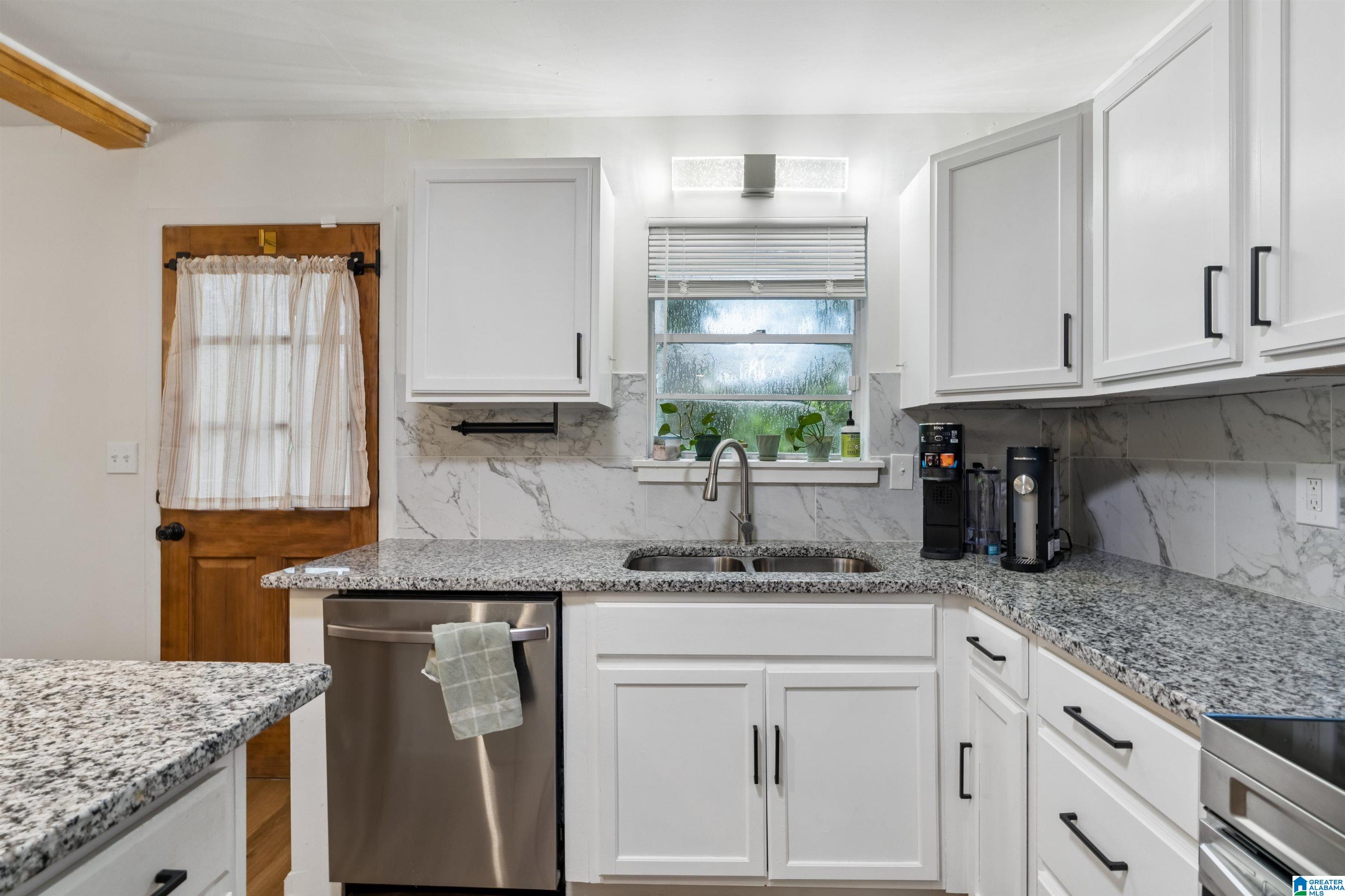 509 LYNNWOOD CIRCLE