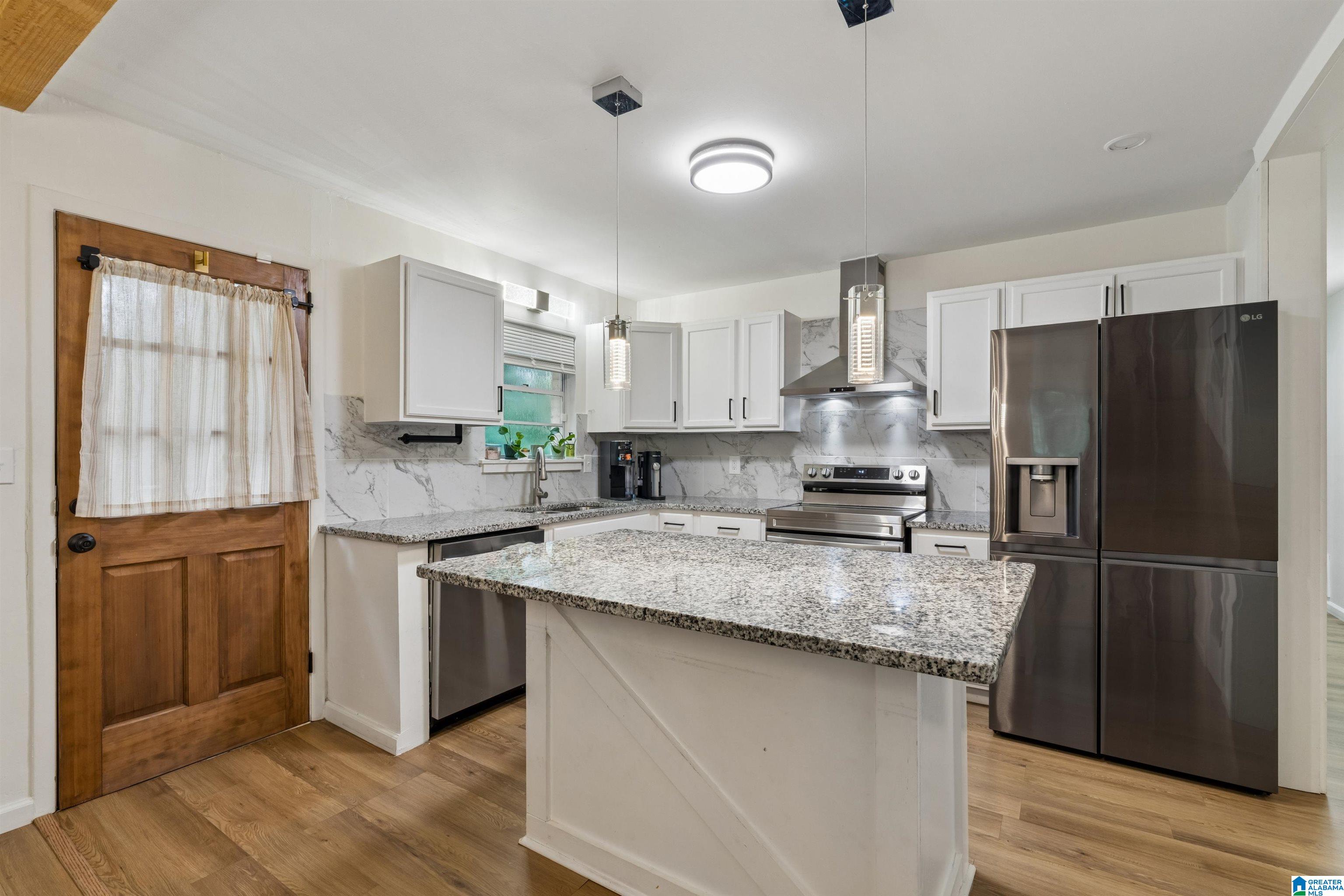 509 LYNNWOOD CIRCLE