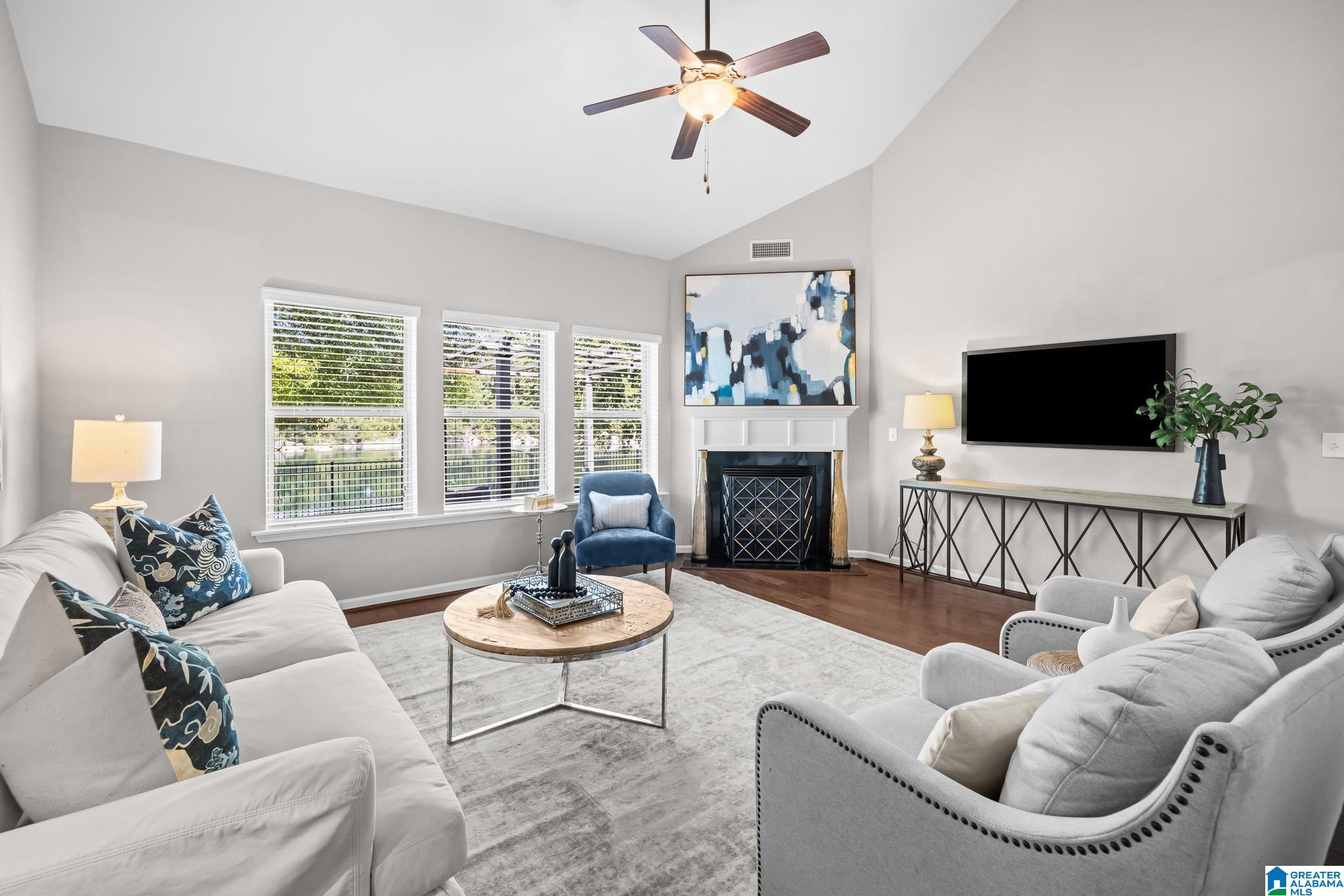 291 CREEKSIDE LANE