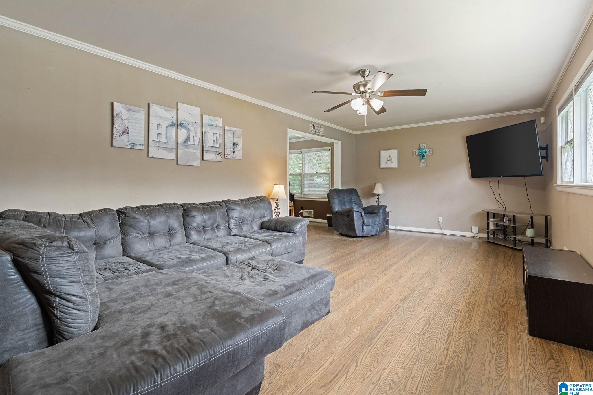 1905 LONGVIEW DRIVE