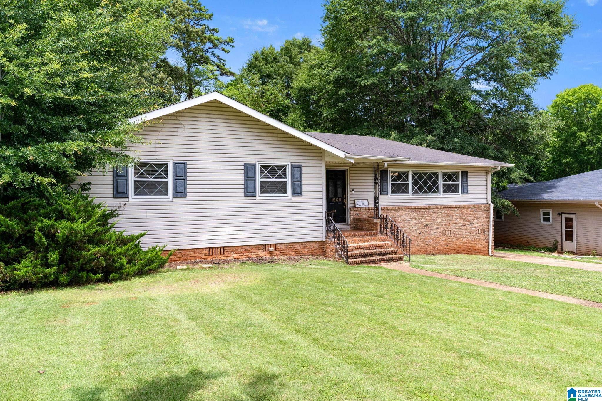 Photo 1 of 27 — 1905 LONGVIEW DRIVE, HUEYTOWN, AL 35023