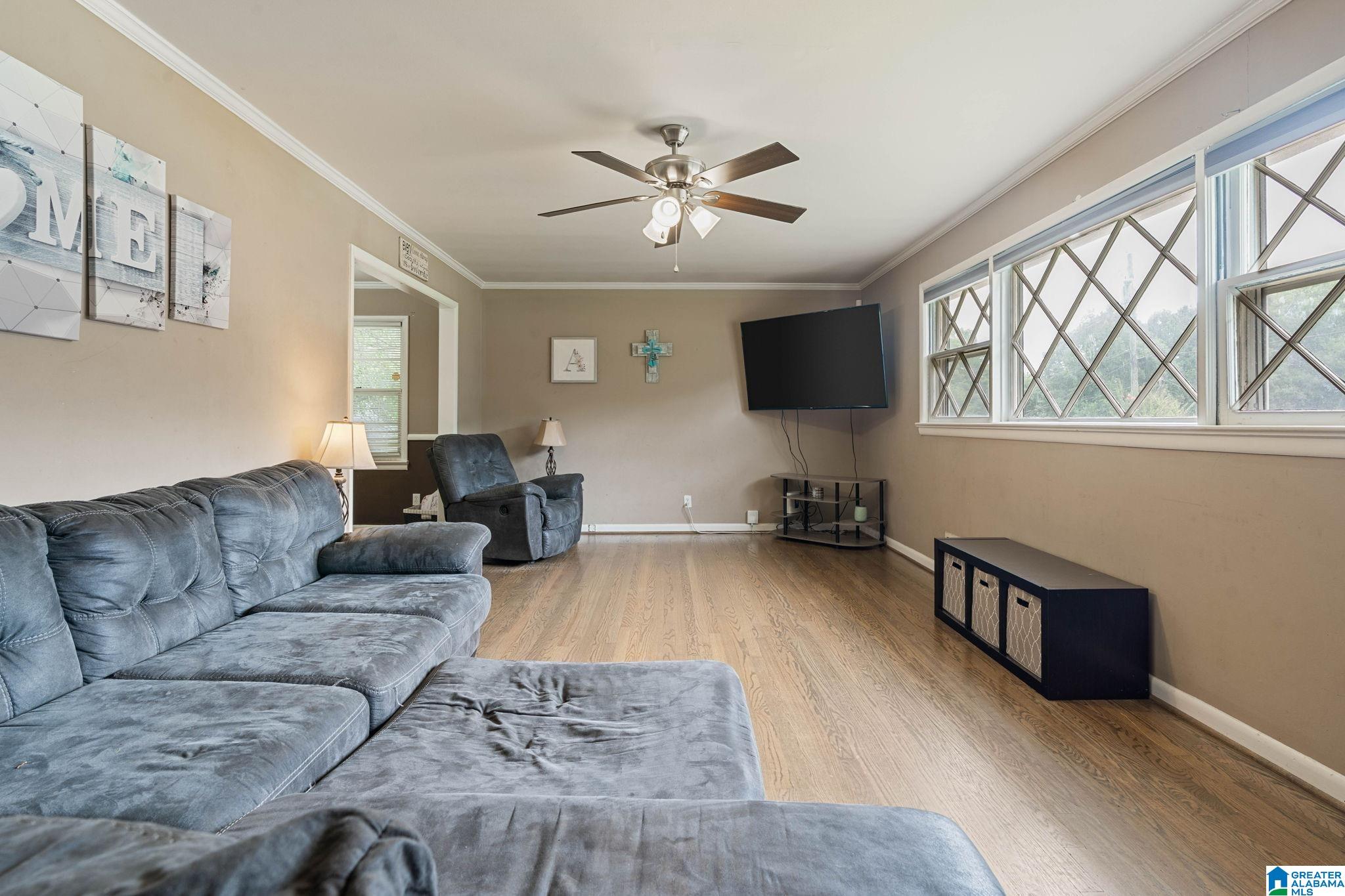 1905 LONGVIEW DRIVE