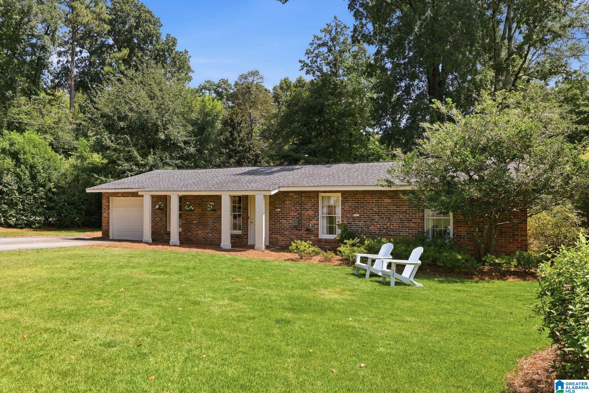4044 MEADOWVIEW CIRCLE