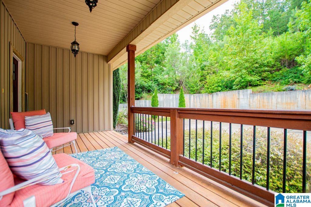 121 LAKE RIDGE DRIVE