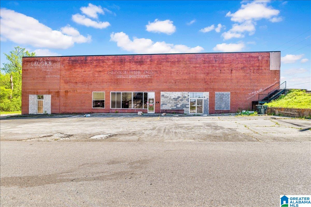 2027 CENTER POINT PARKWAY