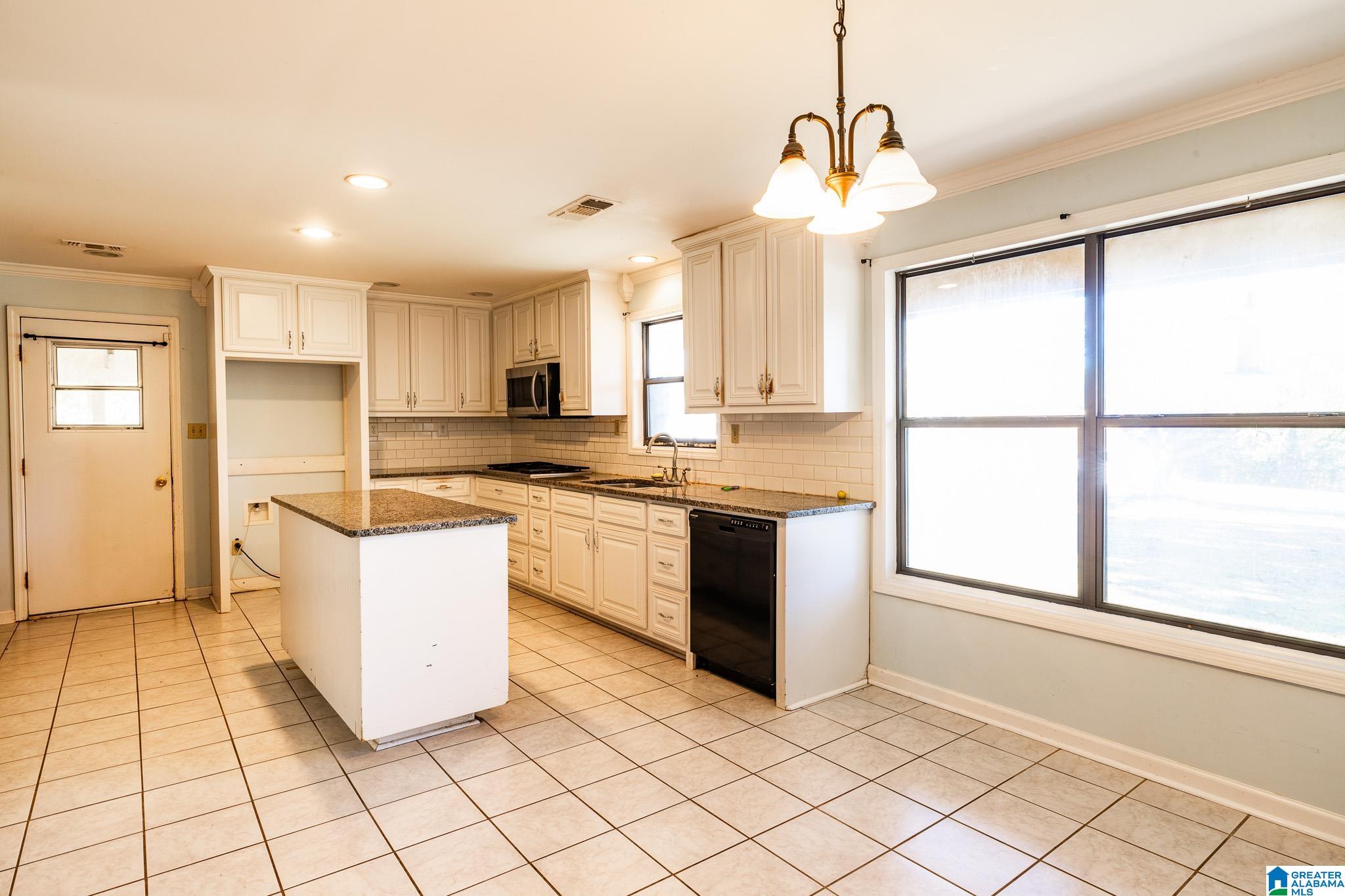 390 COUNTY ROAD 423