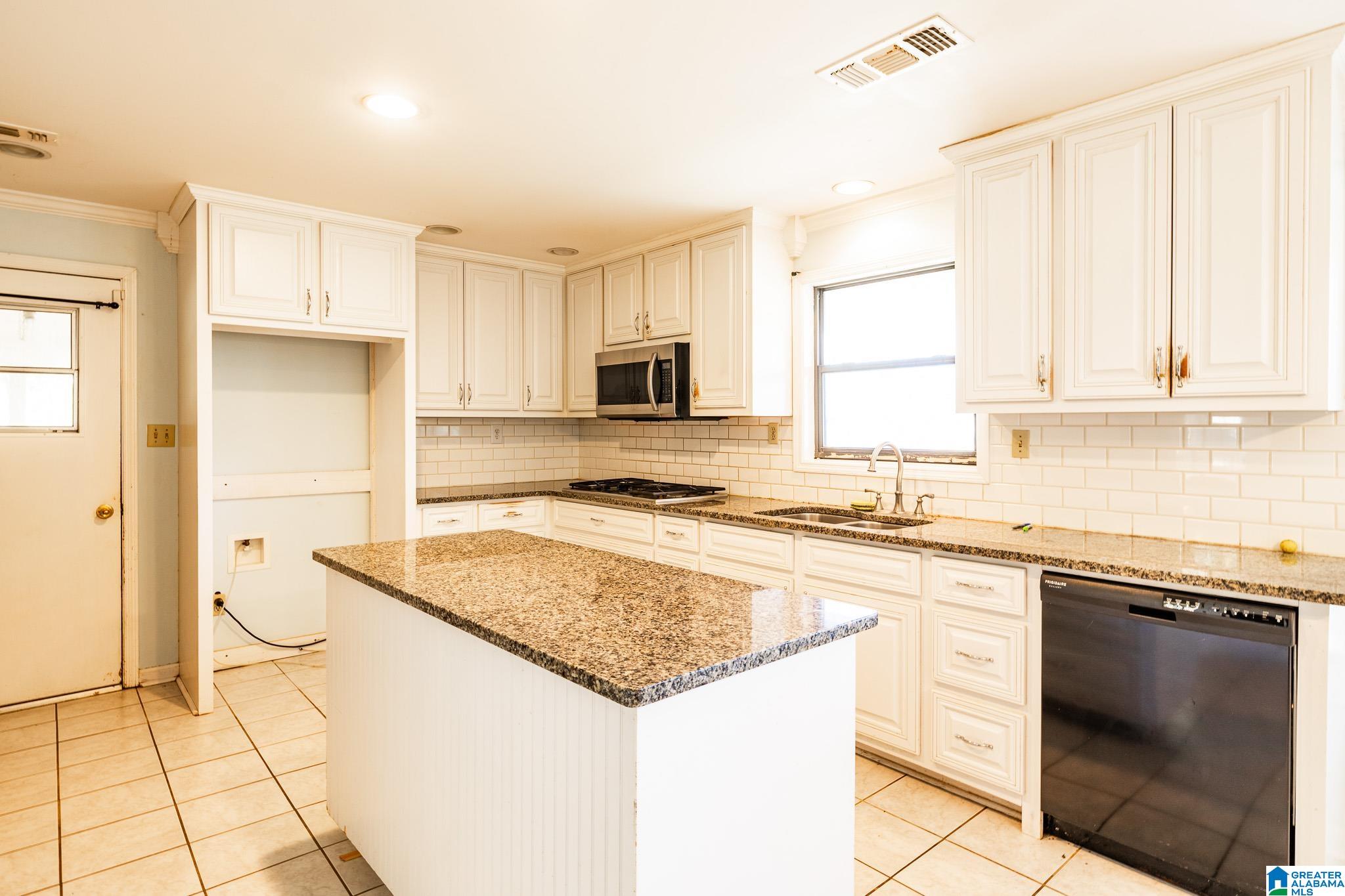 390 COUNTY ROAD 423