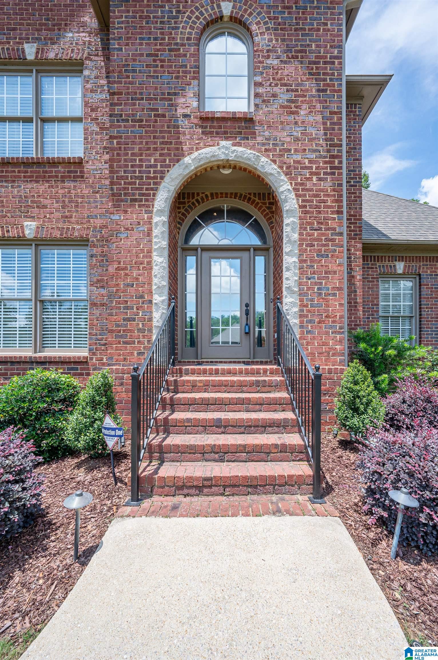 5162 LAKE CREST CIRCLE
