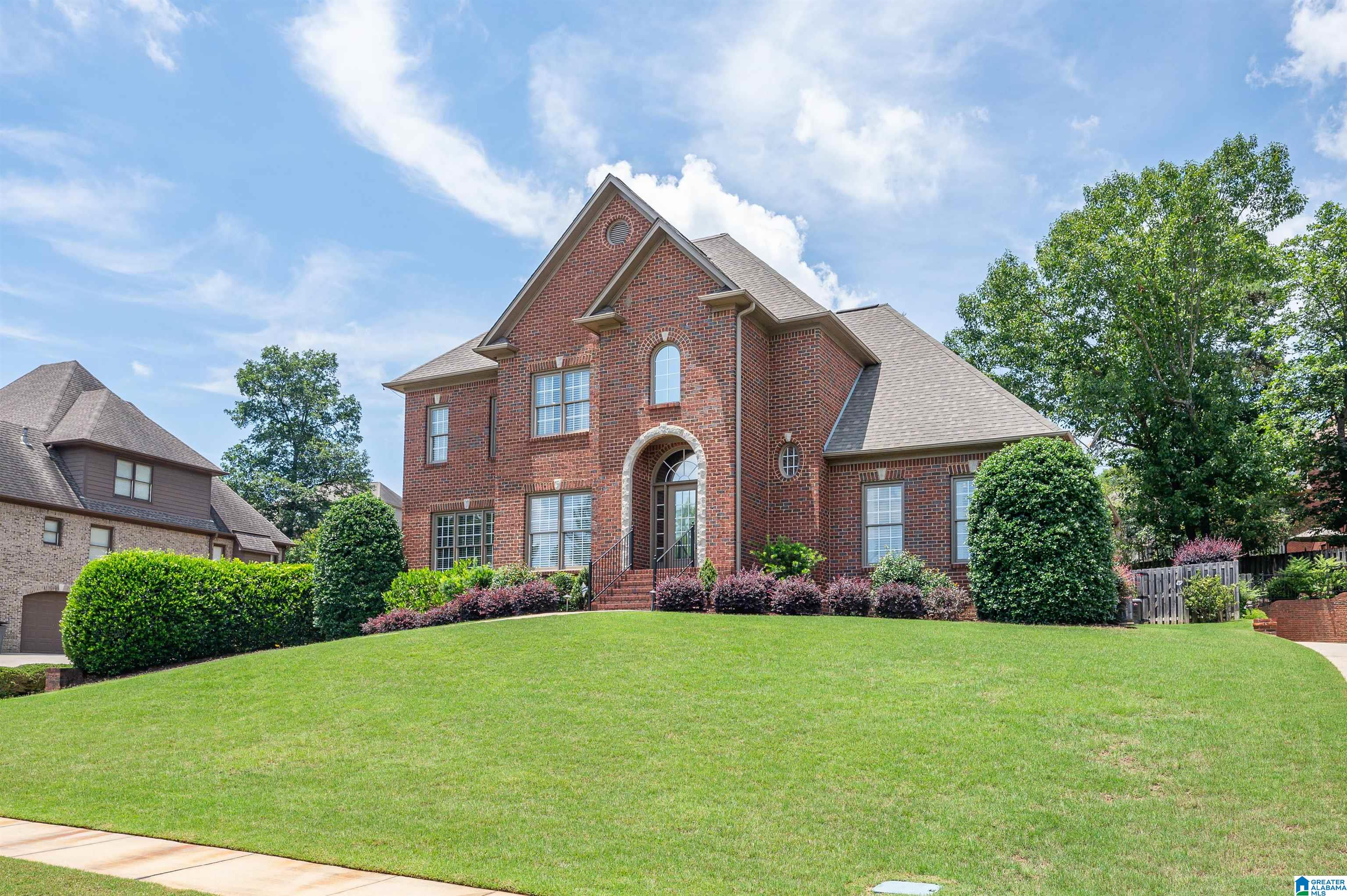 5162 LAKE CREST CIRCLE