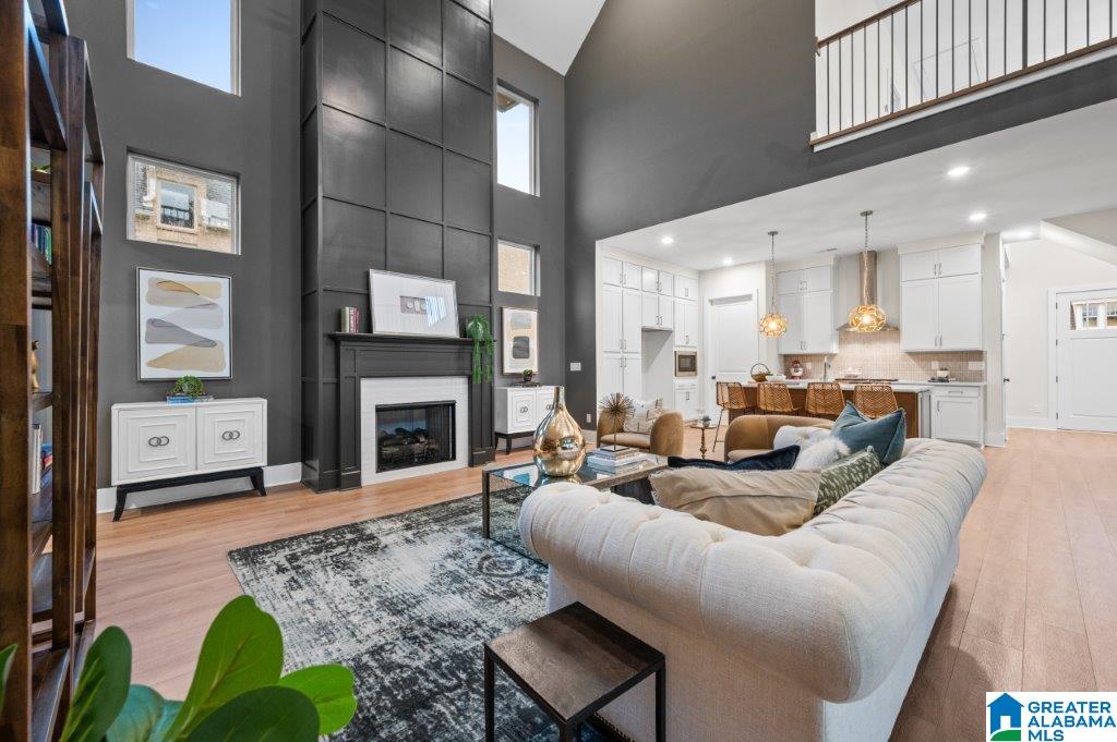6169 LYNTON DRIVE