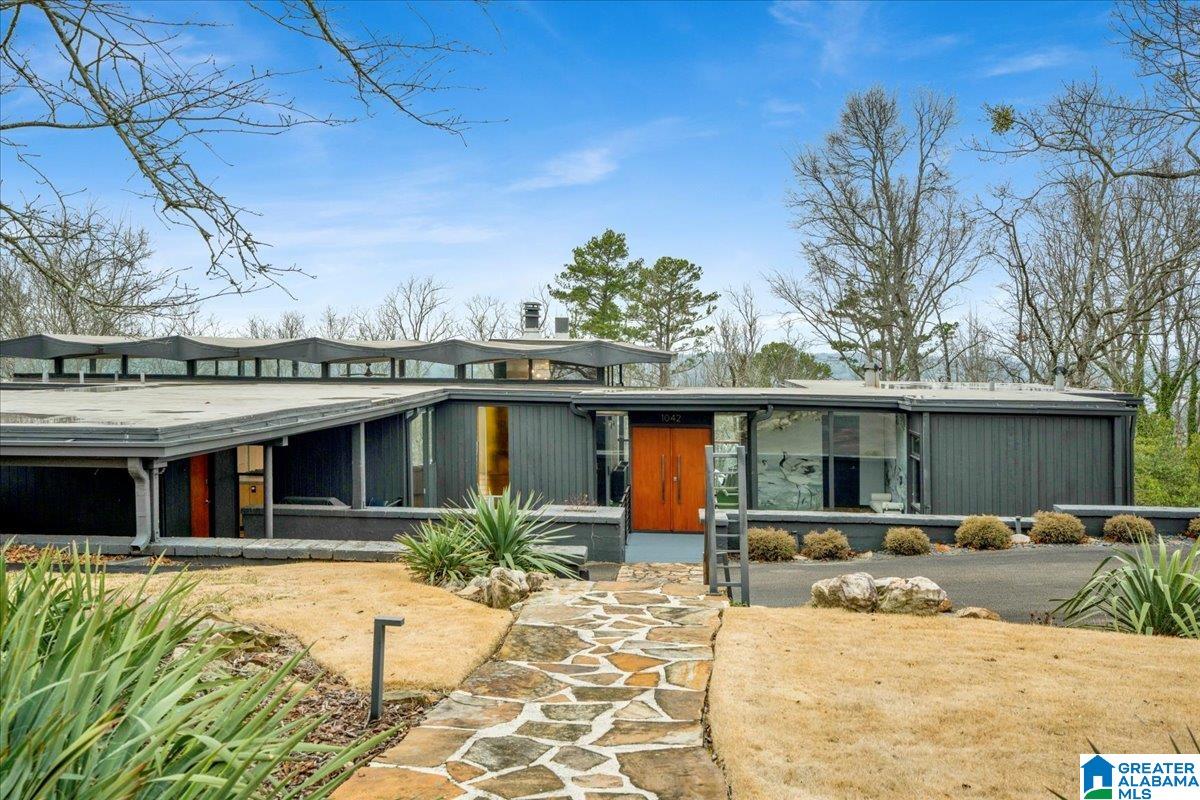 1042 SHADES CREST ROAD