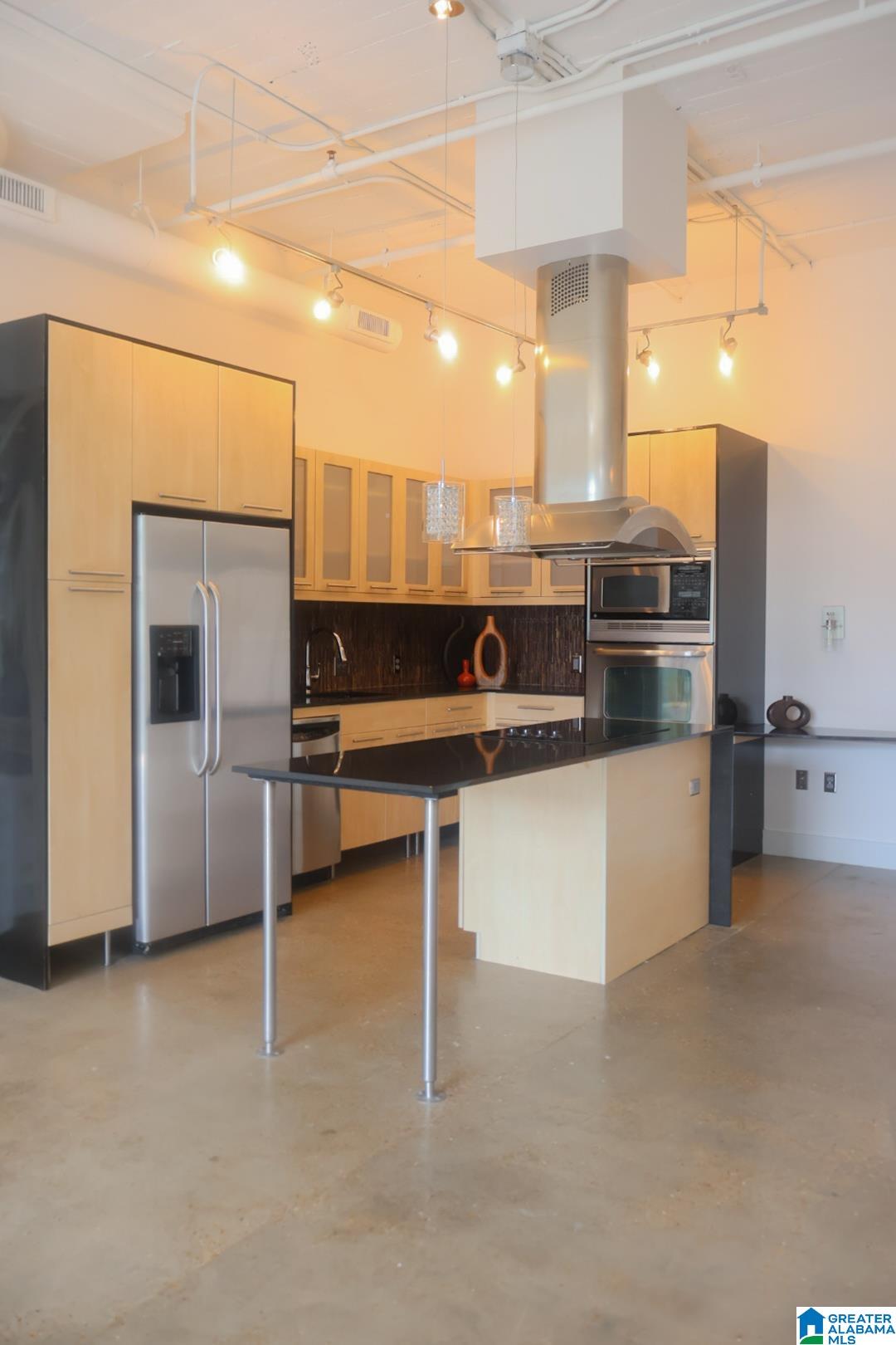 2201 S 5TH AVENUE 303