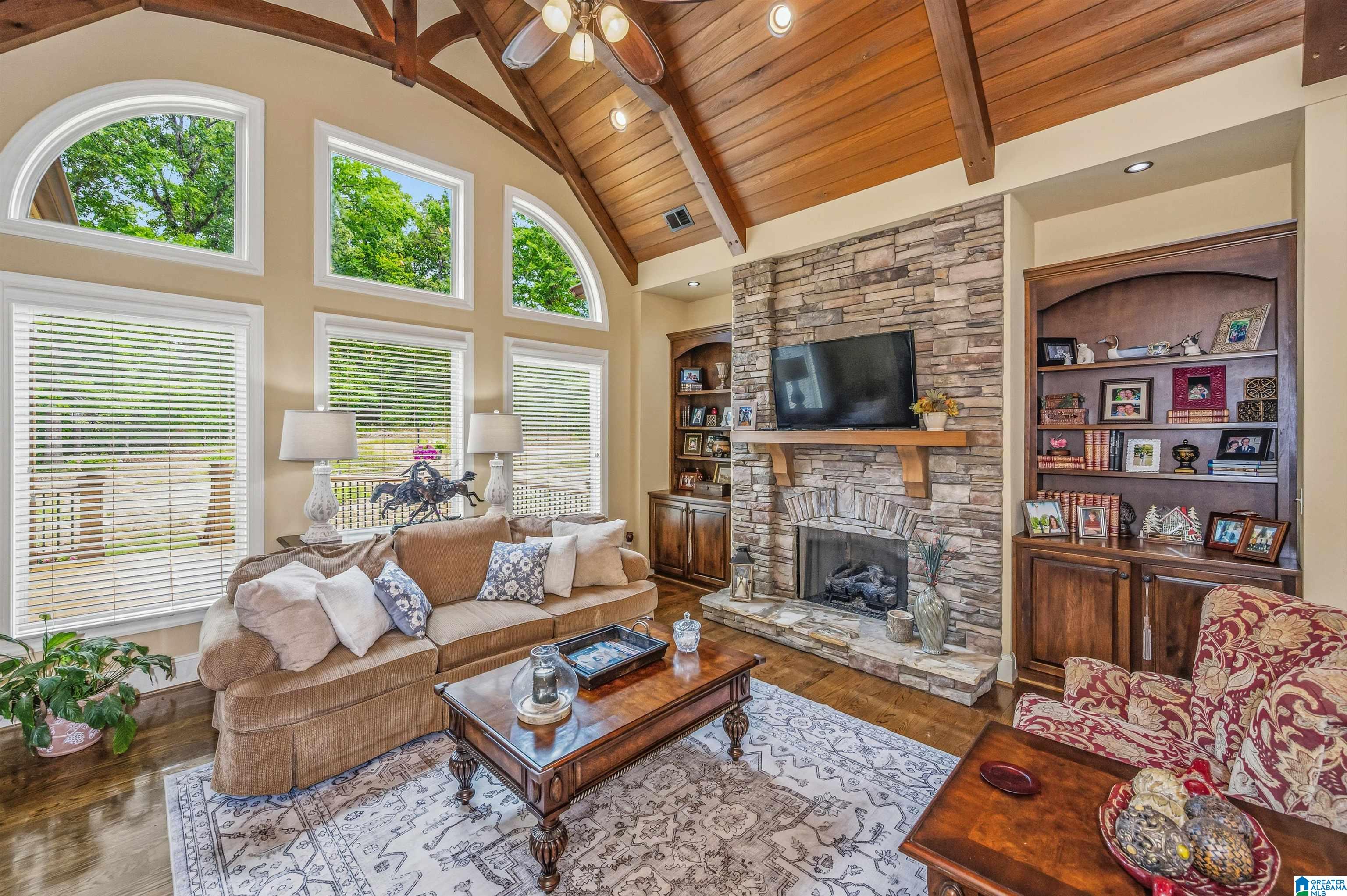 221 RIVER OAKS DRIVE