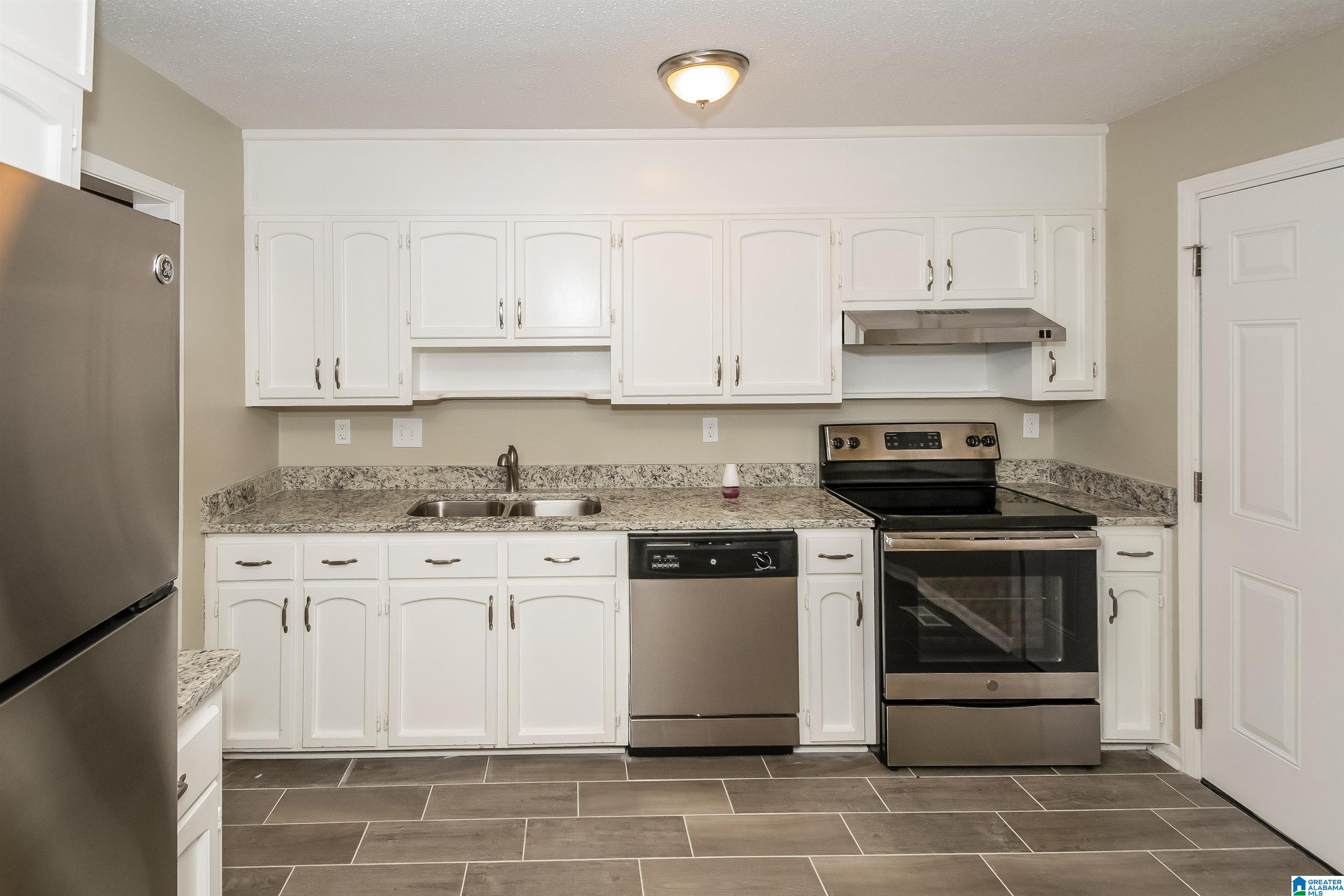 929 EDWARDS LAKE ROAD