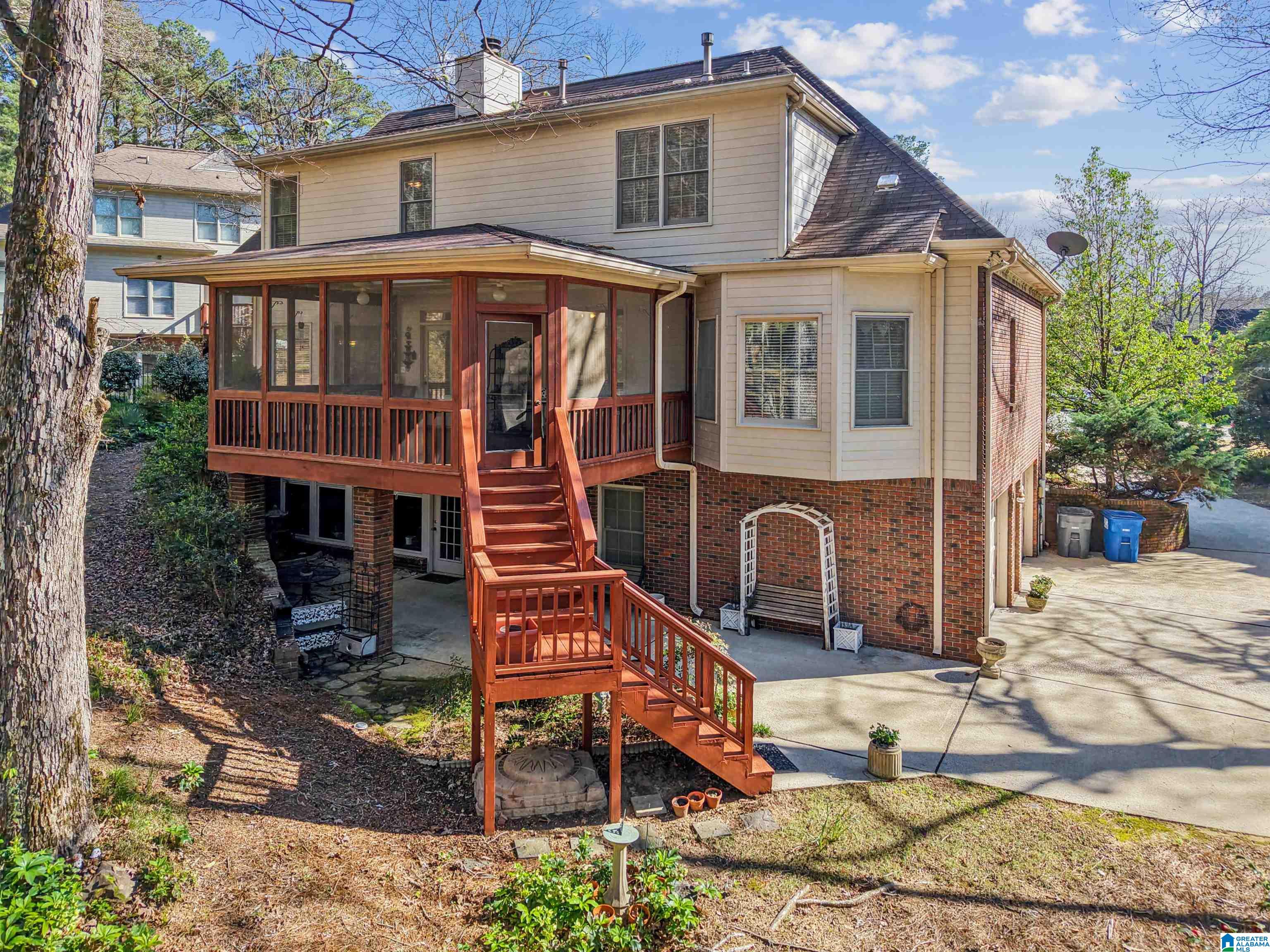 1201 LAKE POINT VISTA